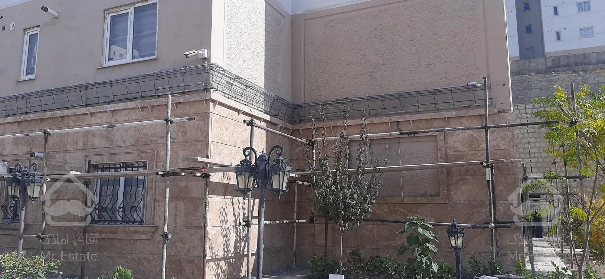 کاشی کار .نصاب سرامیک. سنگ نما طرح دار ساده سنگ کار