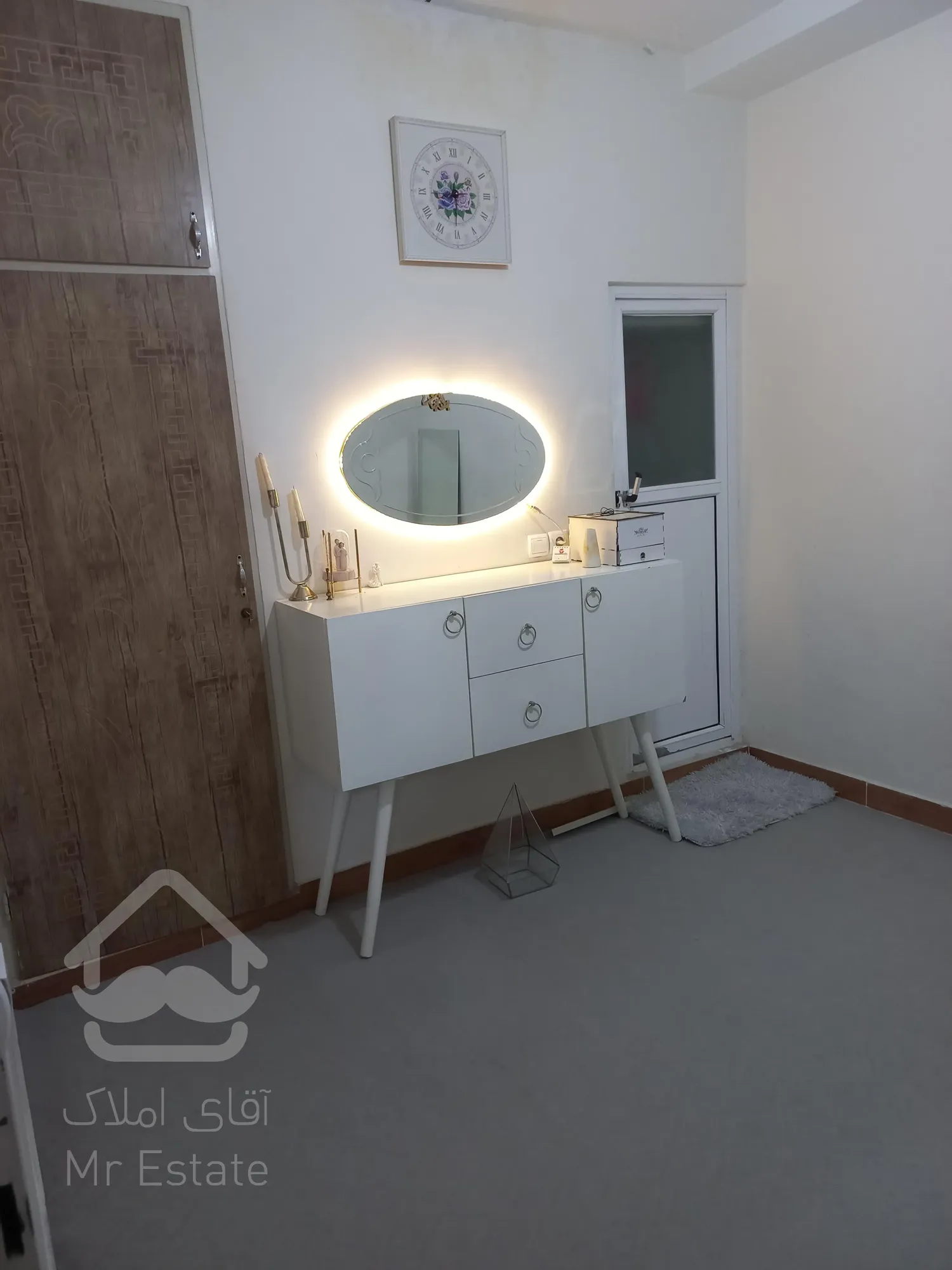 واحد ۶۰ متری نقلی