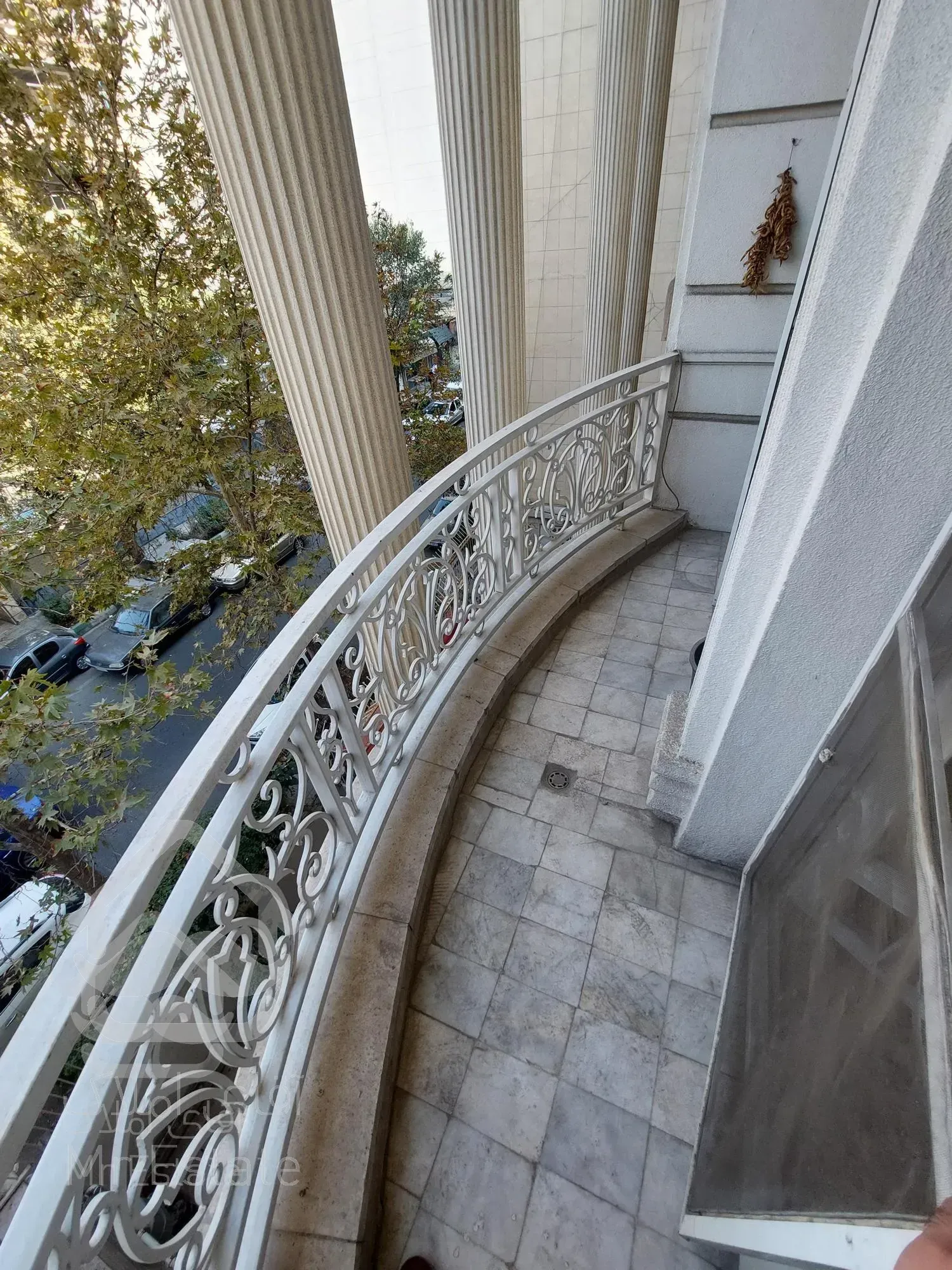 ۶۰۰ متر مستغلات اداری ۸ پارکینگ ونک