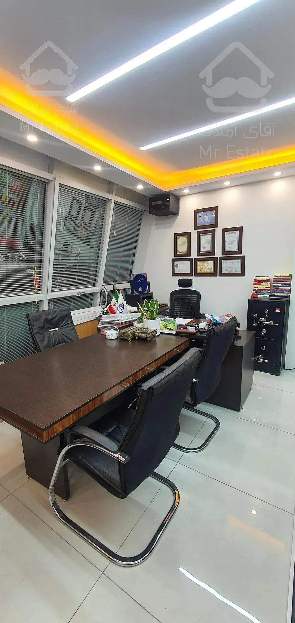 واحد ۴۲ متری سند تک برگ اداری در فلکه صادقیه