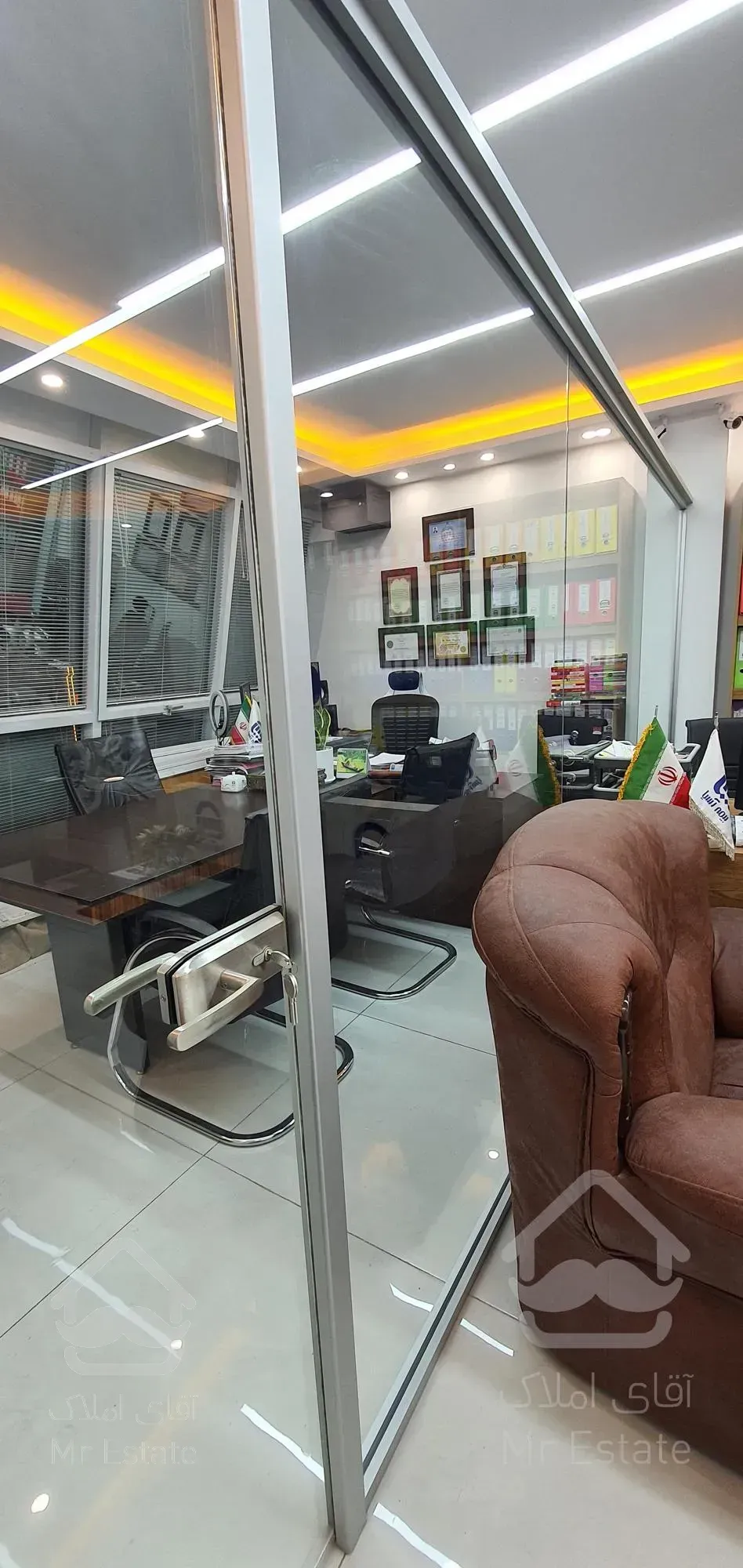 واحد ۴۲ متری سند تک برگ اداری در فلکه صادقیه