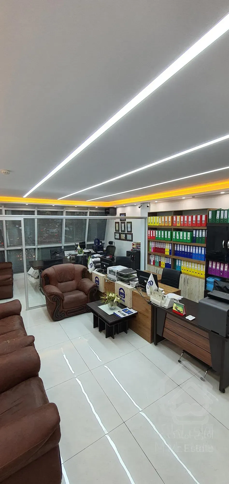 واحد ۴۲ متری سند تک برگ اداری در فلکه صادقیه