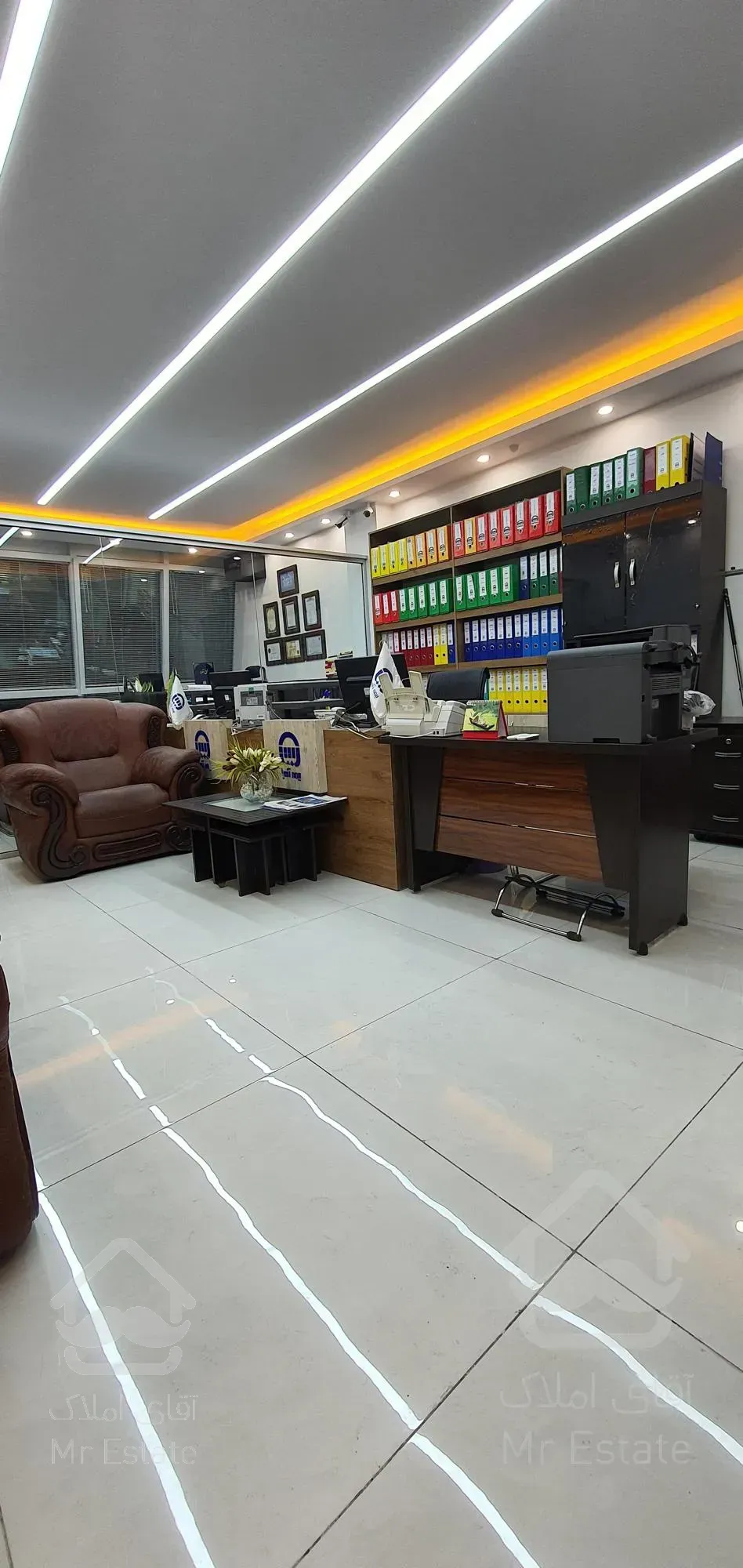 واحد ۴۲ متری سند تک برگ اداری در فلکه صادقیه