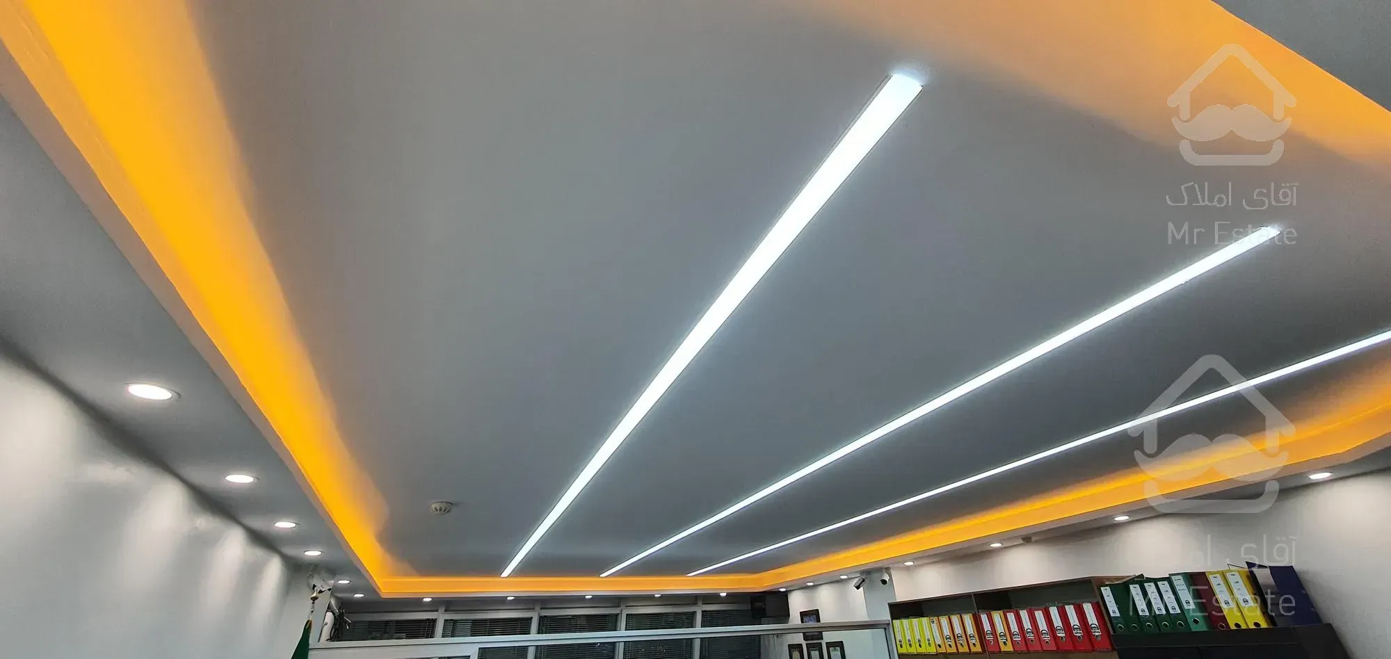 واحد ۴۲ متری سند تک برگ اداری در فلکه صادقیه