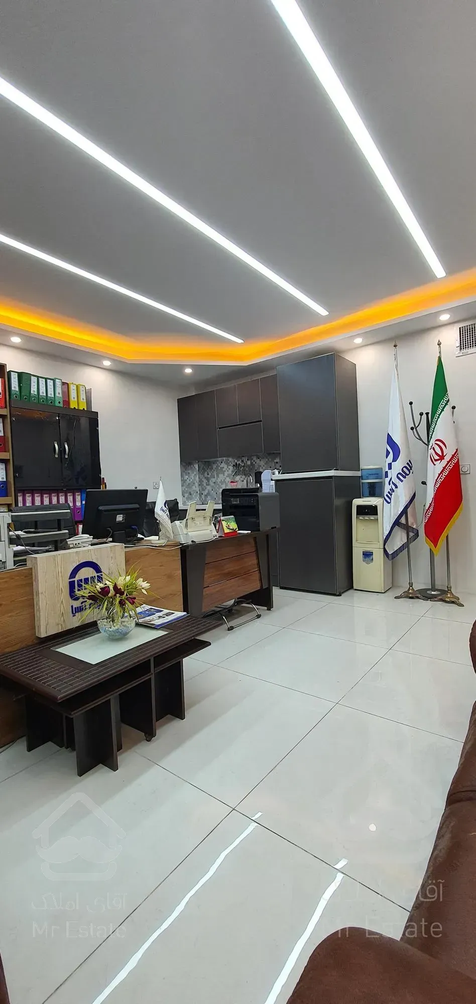 واحد ۴۲ متری سند تک برگ اداری در فلکه صادقیه