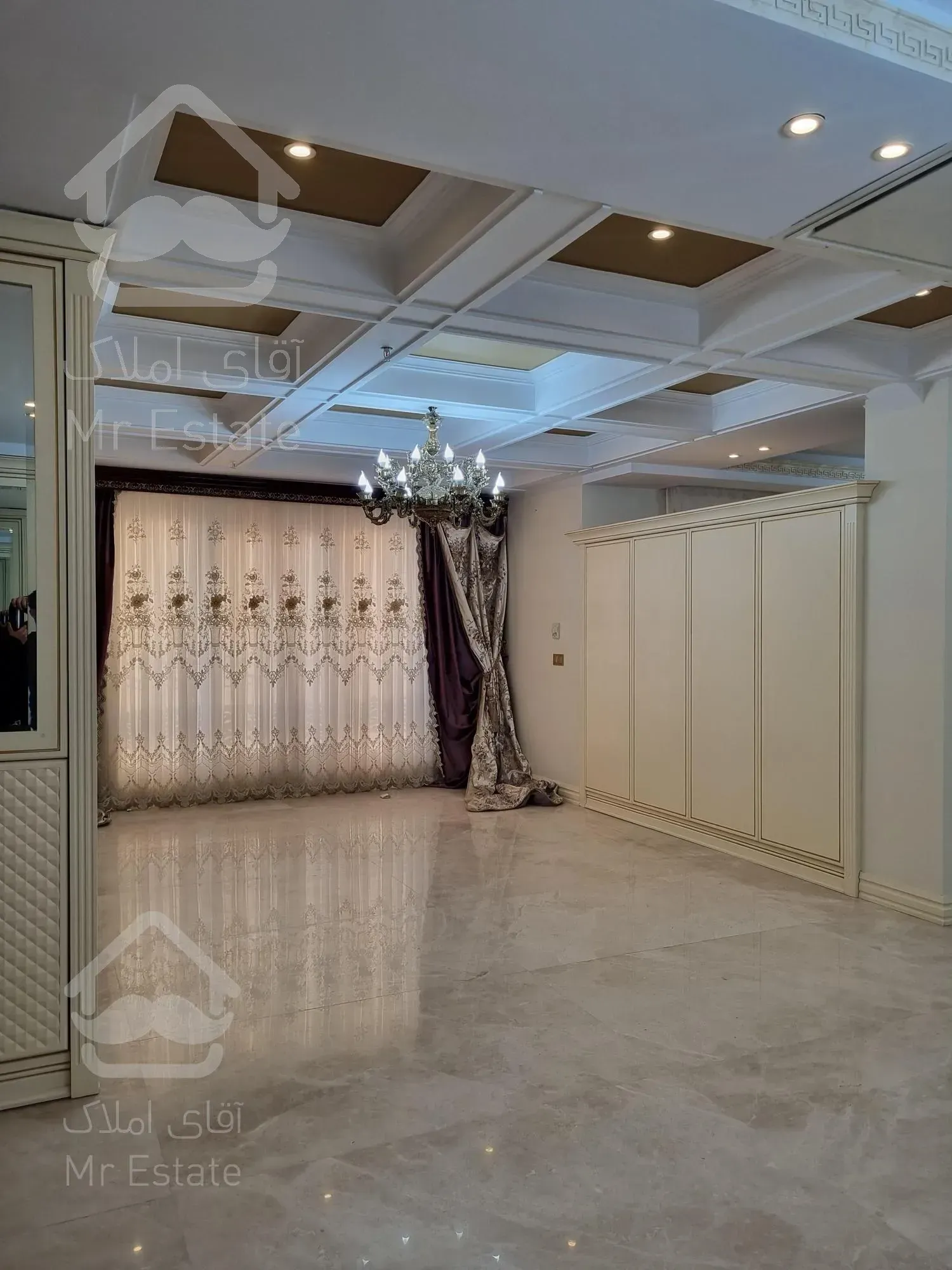 ۲۰۰ متر/برج برند/مشاعات هتلینگ/فرمانیه شرقی لاکچری دیباجی شمالی