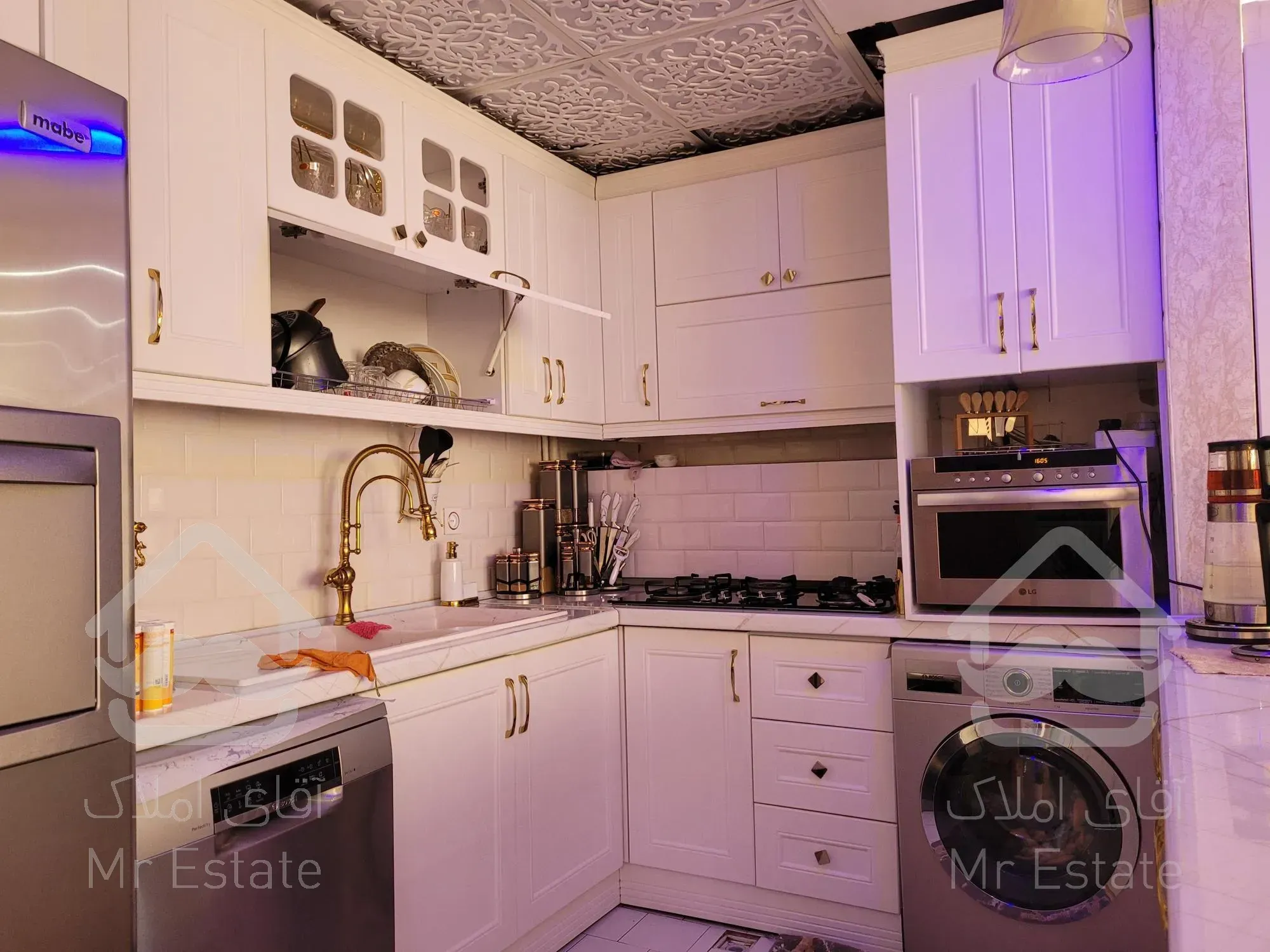 81 متر سند دار