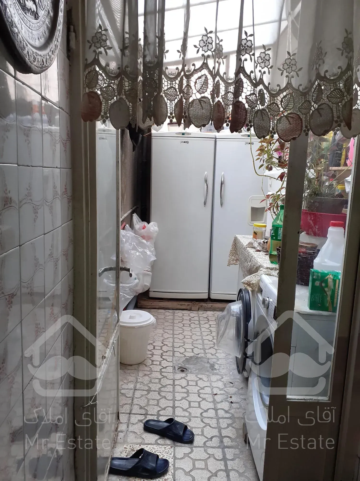 خانه ای در بن بستی دنج, جنوبی, در دو طبقه