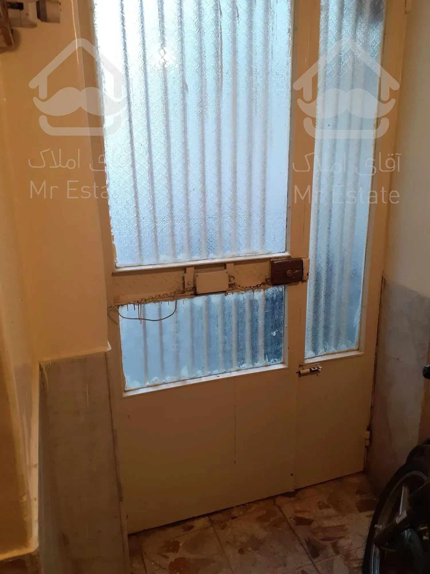 خانه ای در بن بستی دنج, جنوبی, در دو طبقه