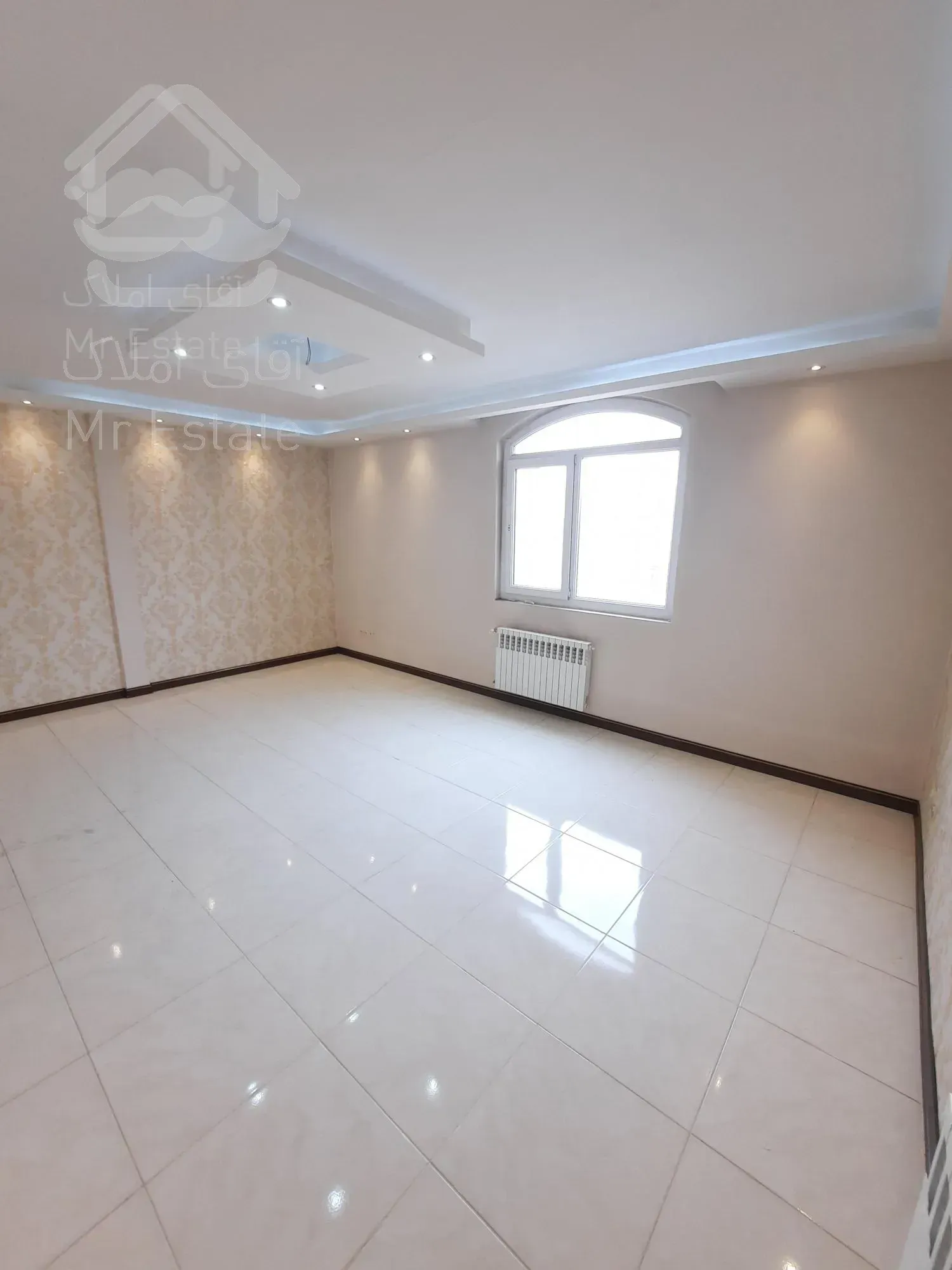 ۱۰۵متر آپارتمان ط۲ خوش نقشه غرق نور