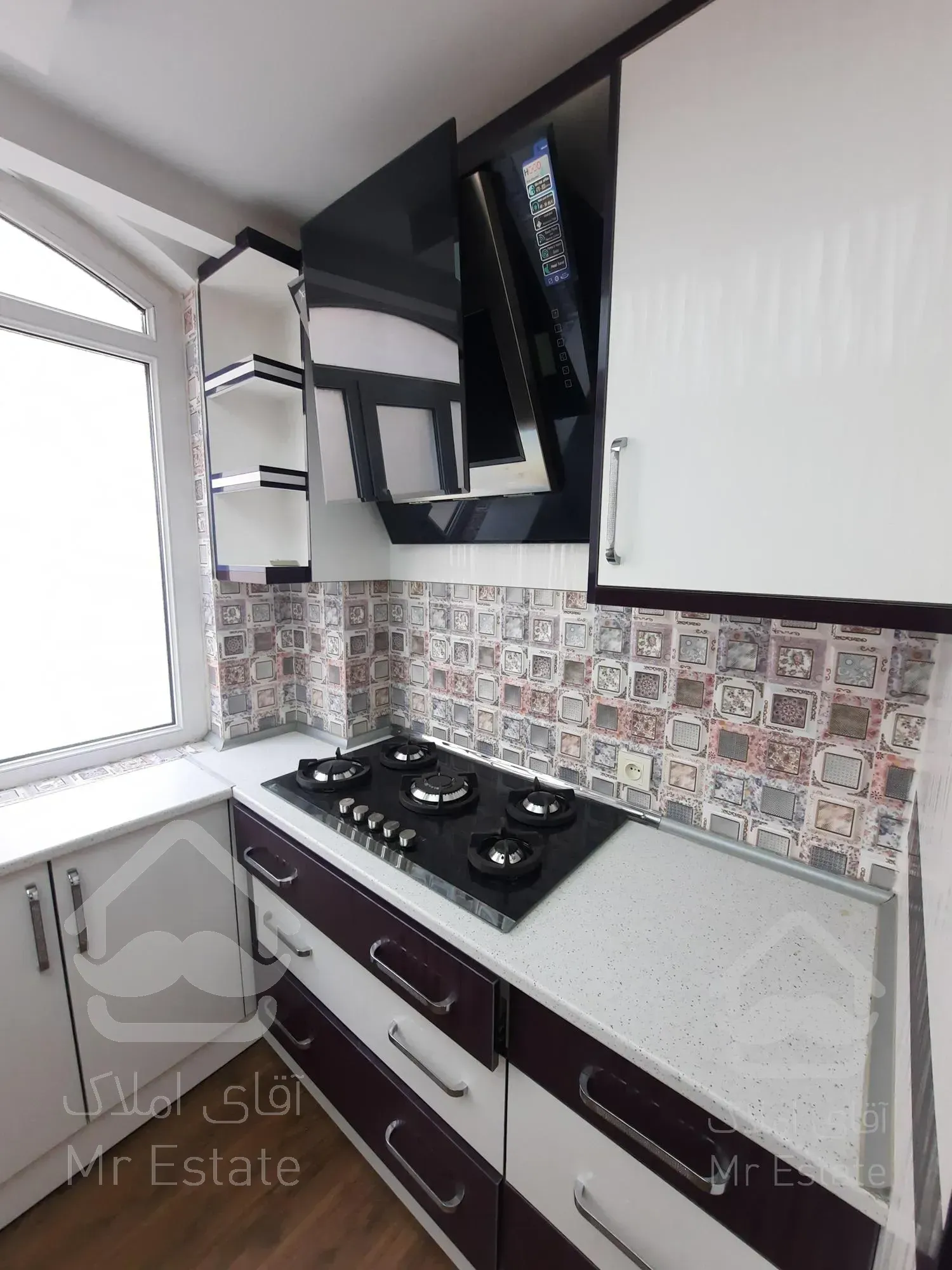 ۱۰۵متر آپارتمان ط۲ خوش نقشه غرق نور