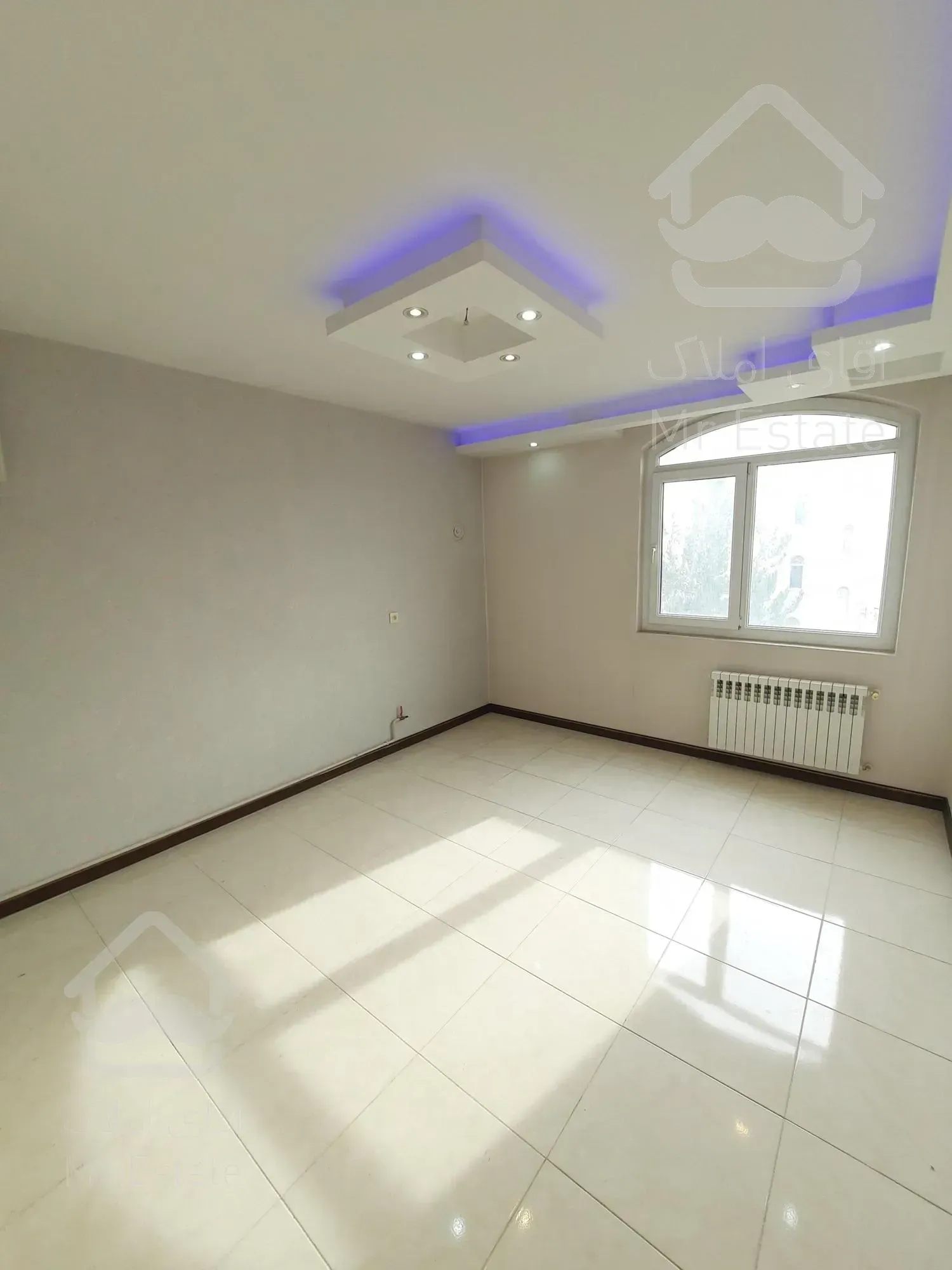 ۱۰۵متر آپارتمان ط۲ خوش نقشه غرق نور