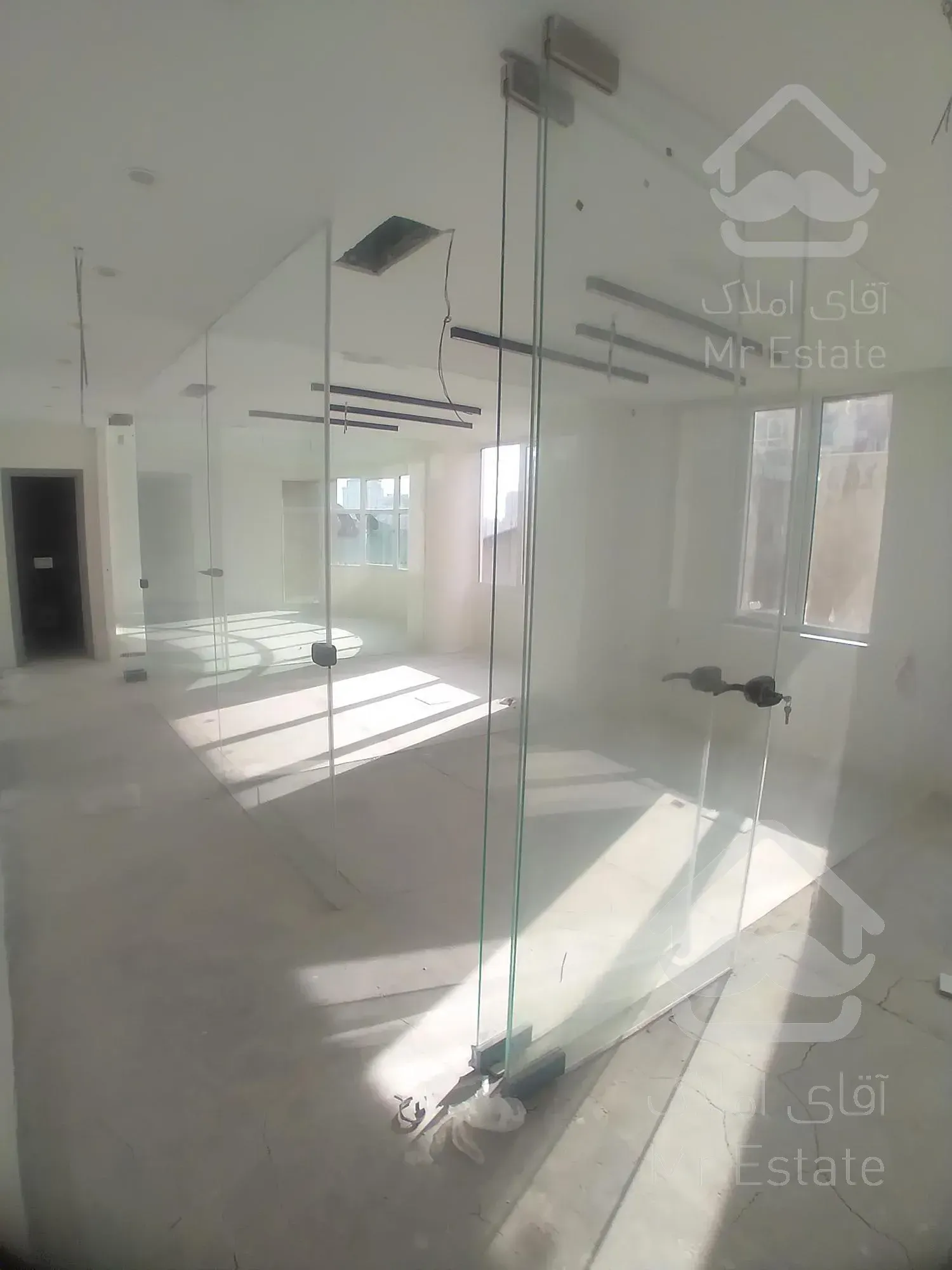 ۱۴۰۰ متر زیربنا ( سند اداری )