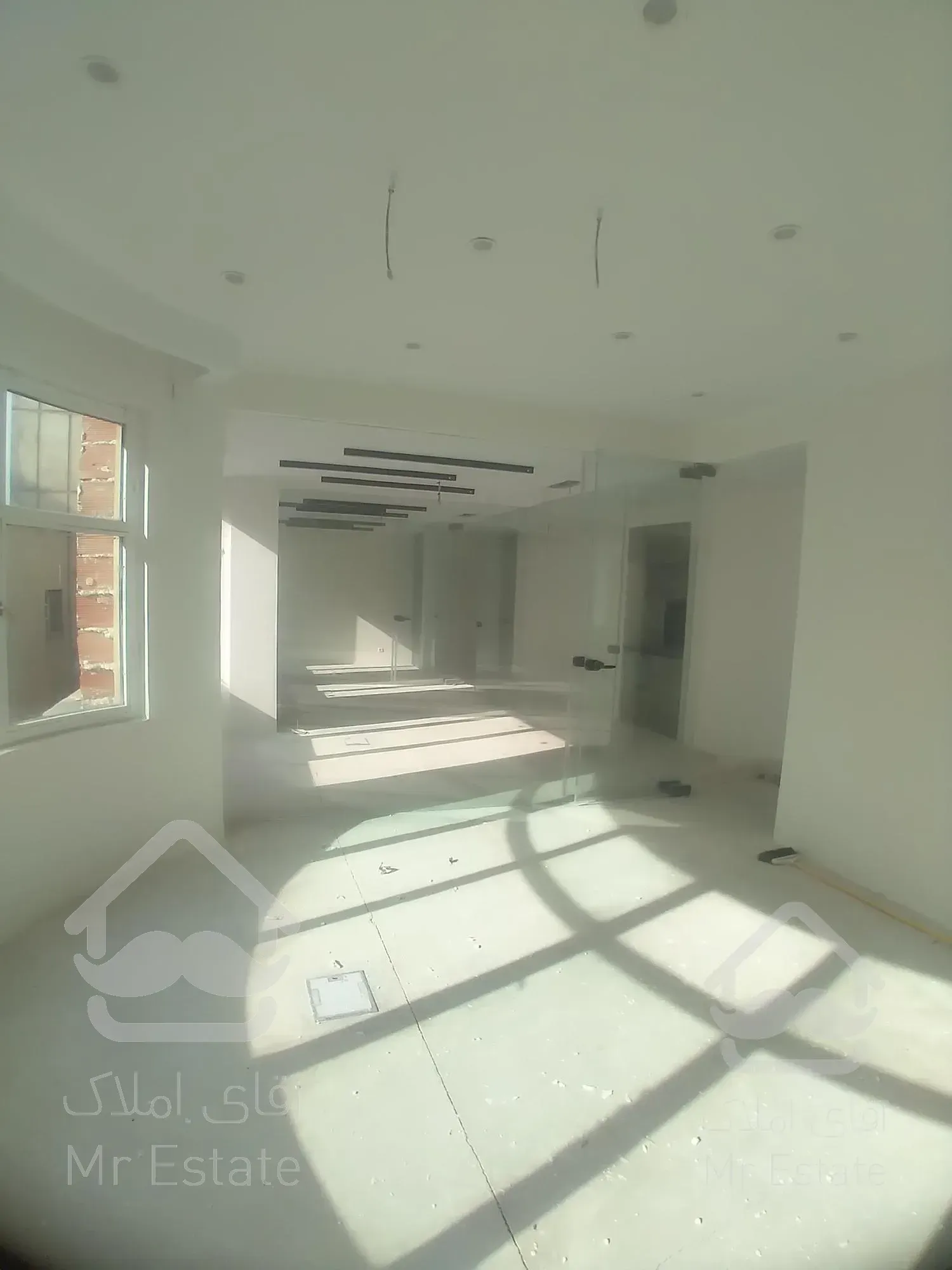 ۱۴۰۰ متر زیربنا ( سند اداری )