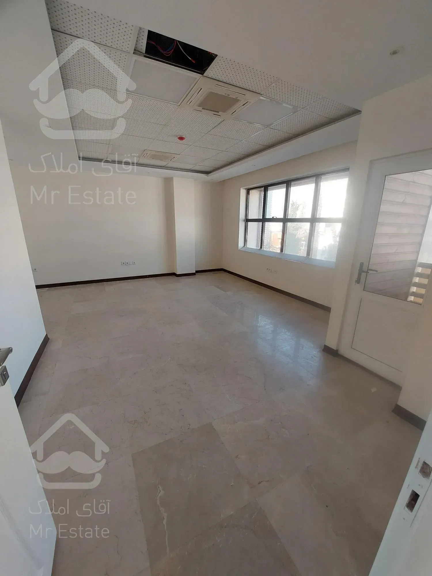 ۹۰۰ متر سند اداری ۹ پارکینگ نوساز فلت ونک