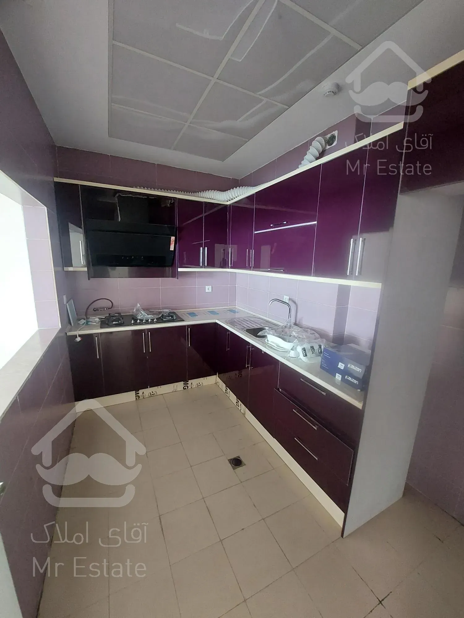 ۶۰۰ متر سند اداری فلت نوساز ۶ پارکینگ گاندی