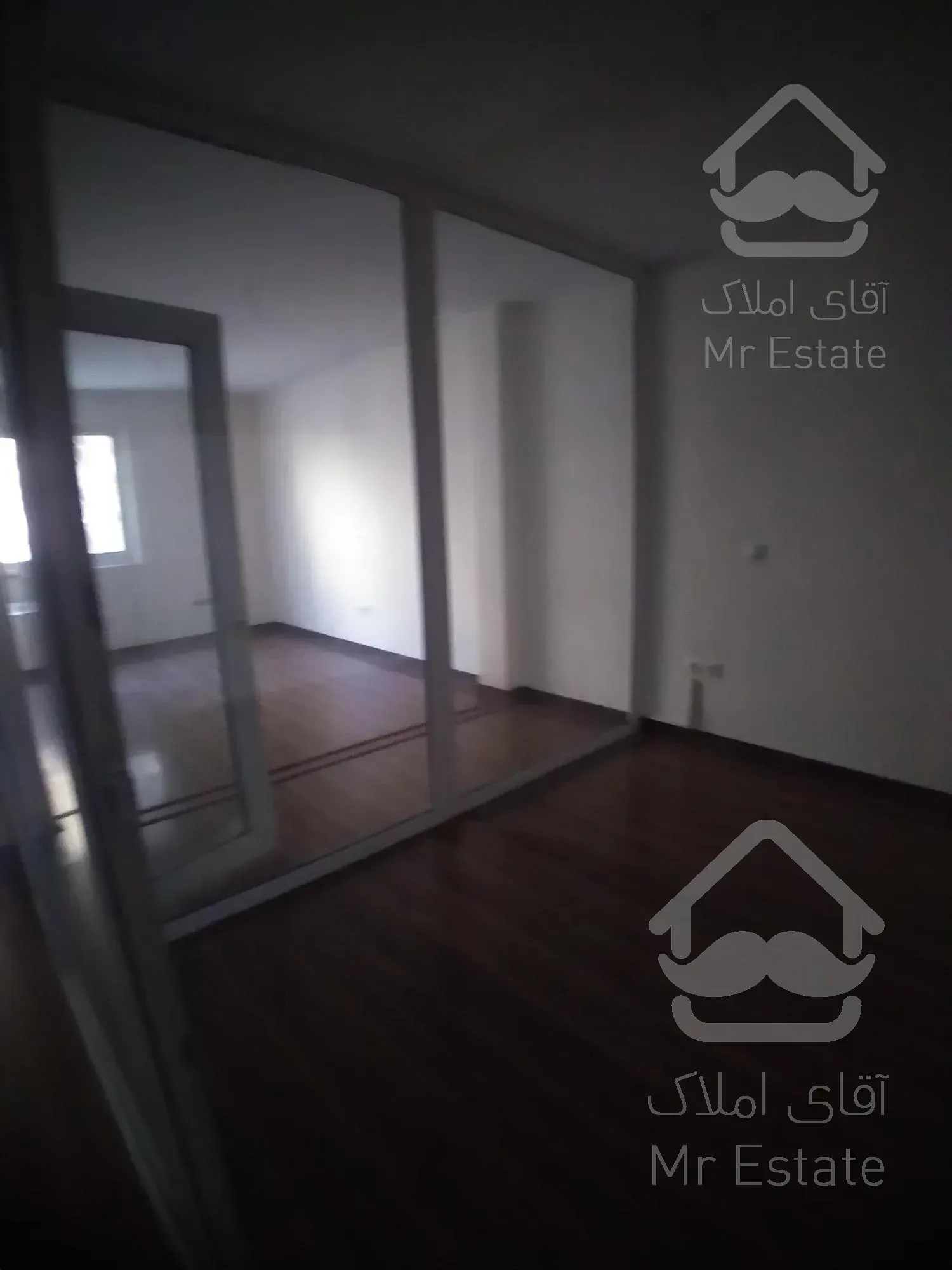 ۶۰ متری (سند اداری) میدان ونک