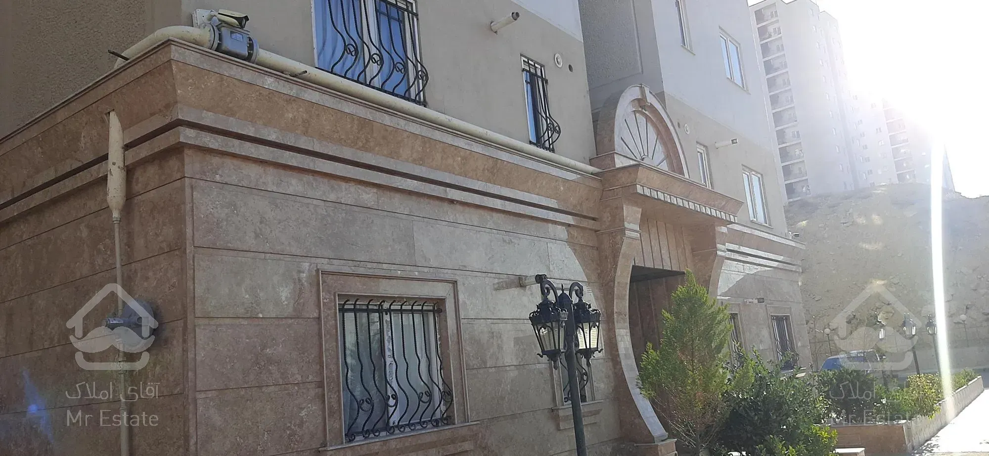 کاشی کار .نصاب سرامیک. سنگ نما طرح دار ساده سنگ کار