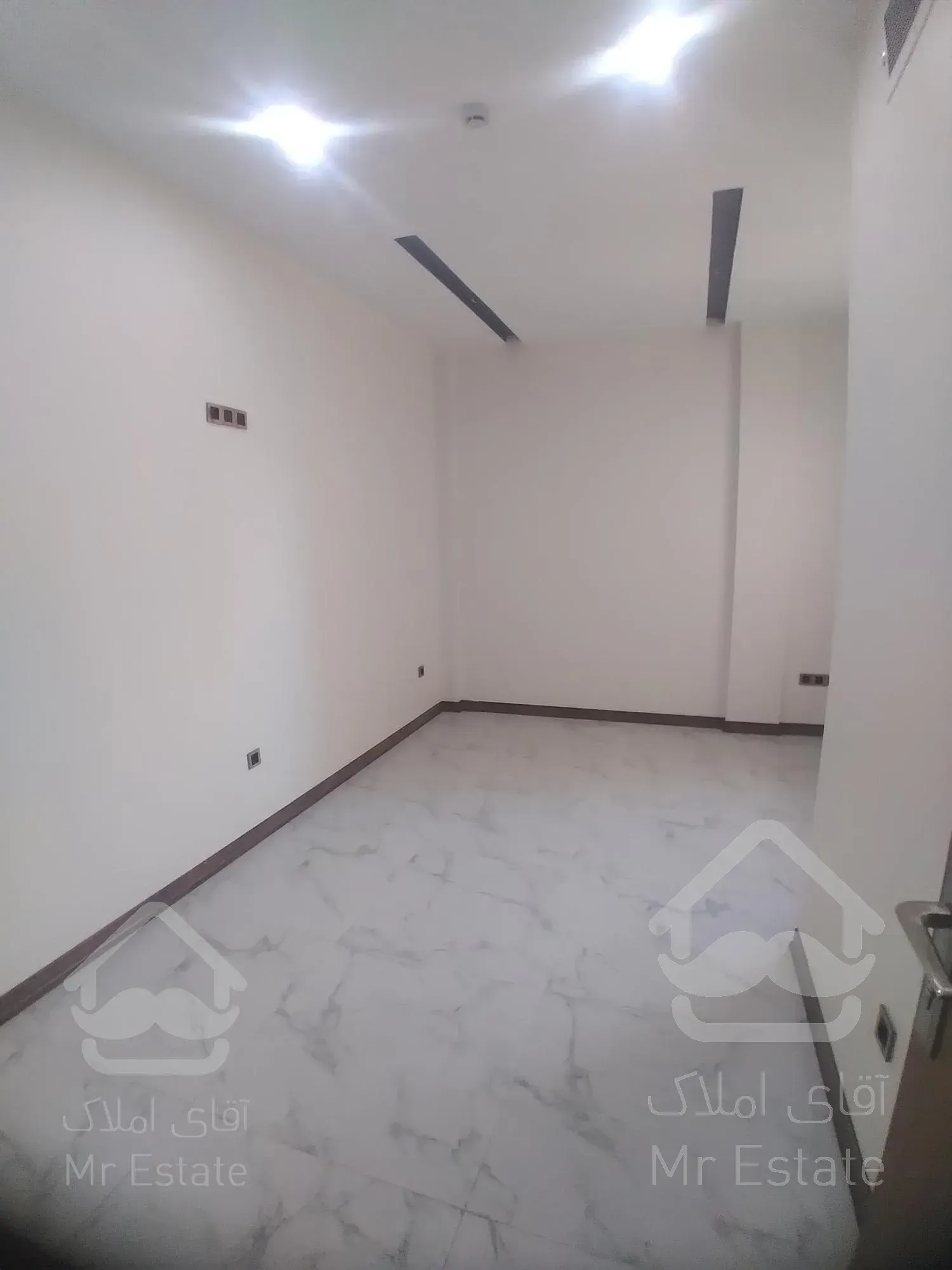 ۹۰ متر ( موقعیت اداری )