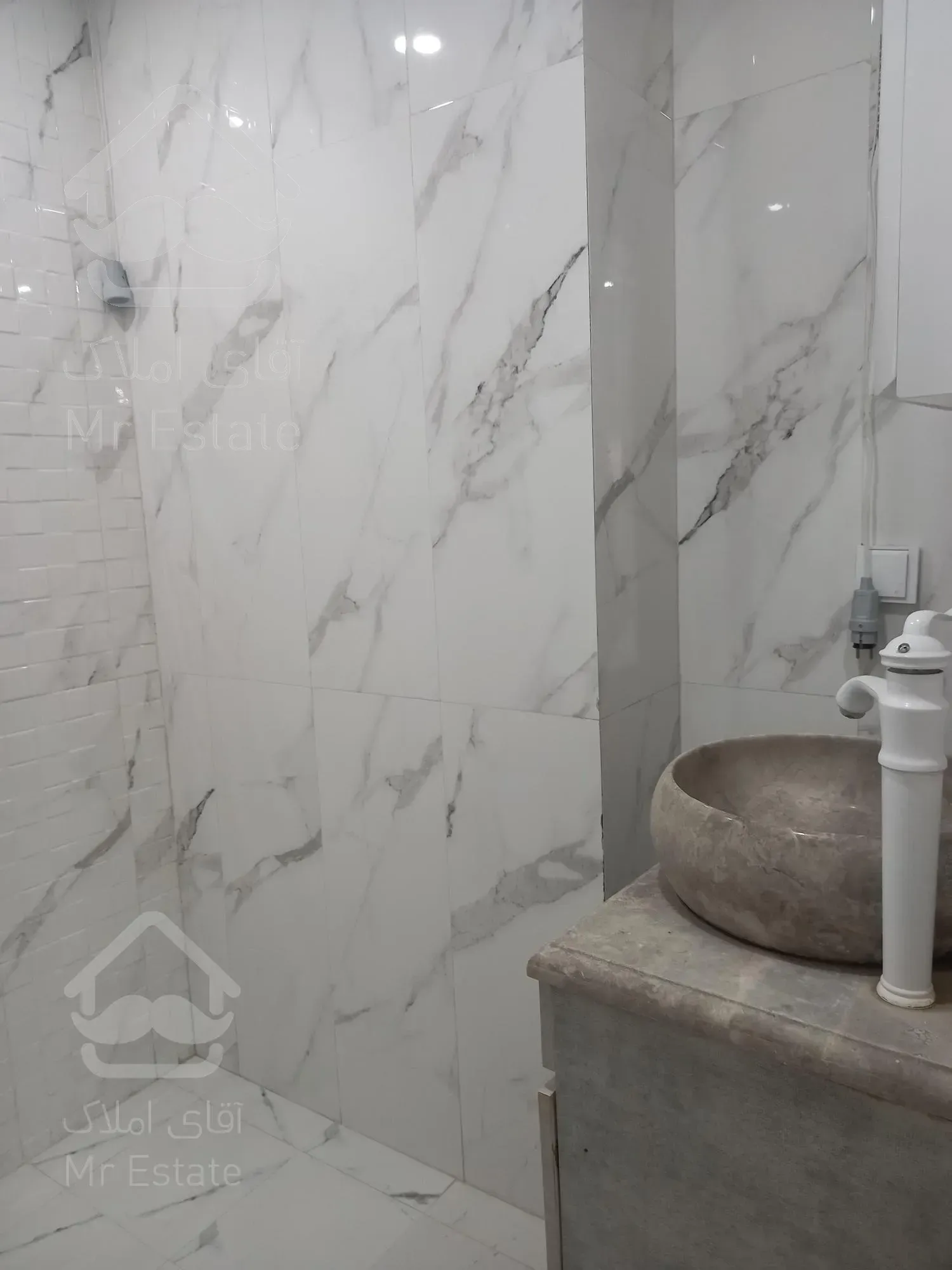 آپارتمان ۱۴۵ متری سه خواب تکواحدی نوساز