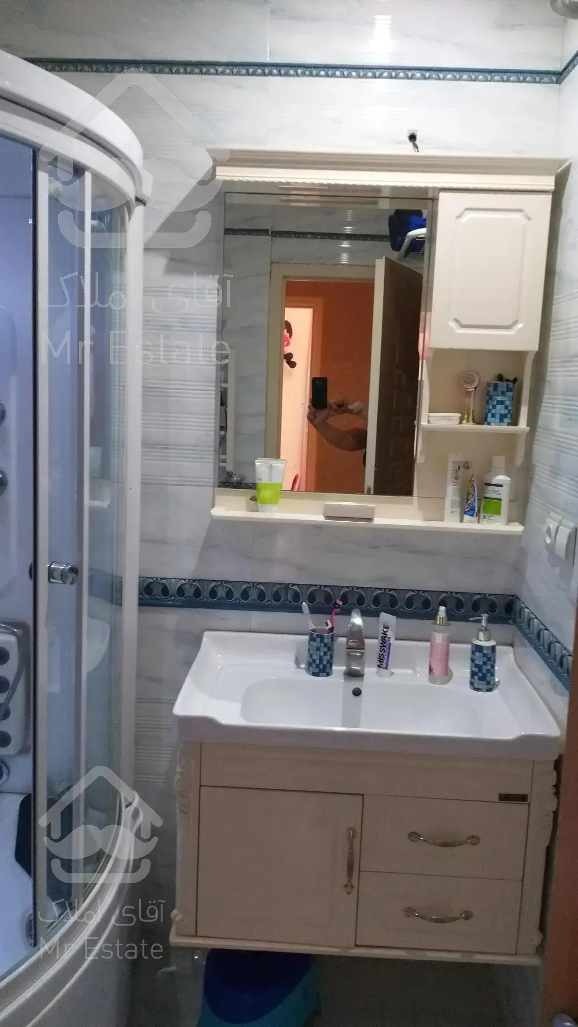 شهرک غرب ۱۶۰متر ۳خواب ۹ساله تکواحدی