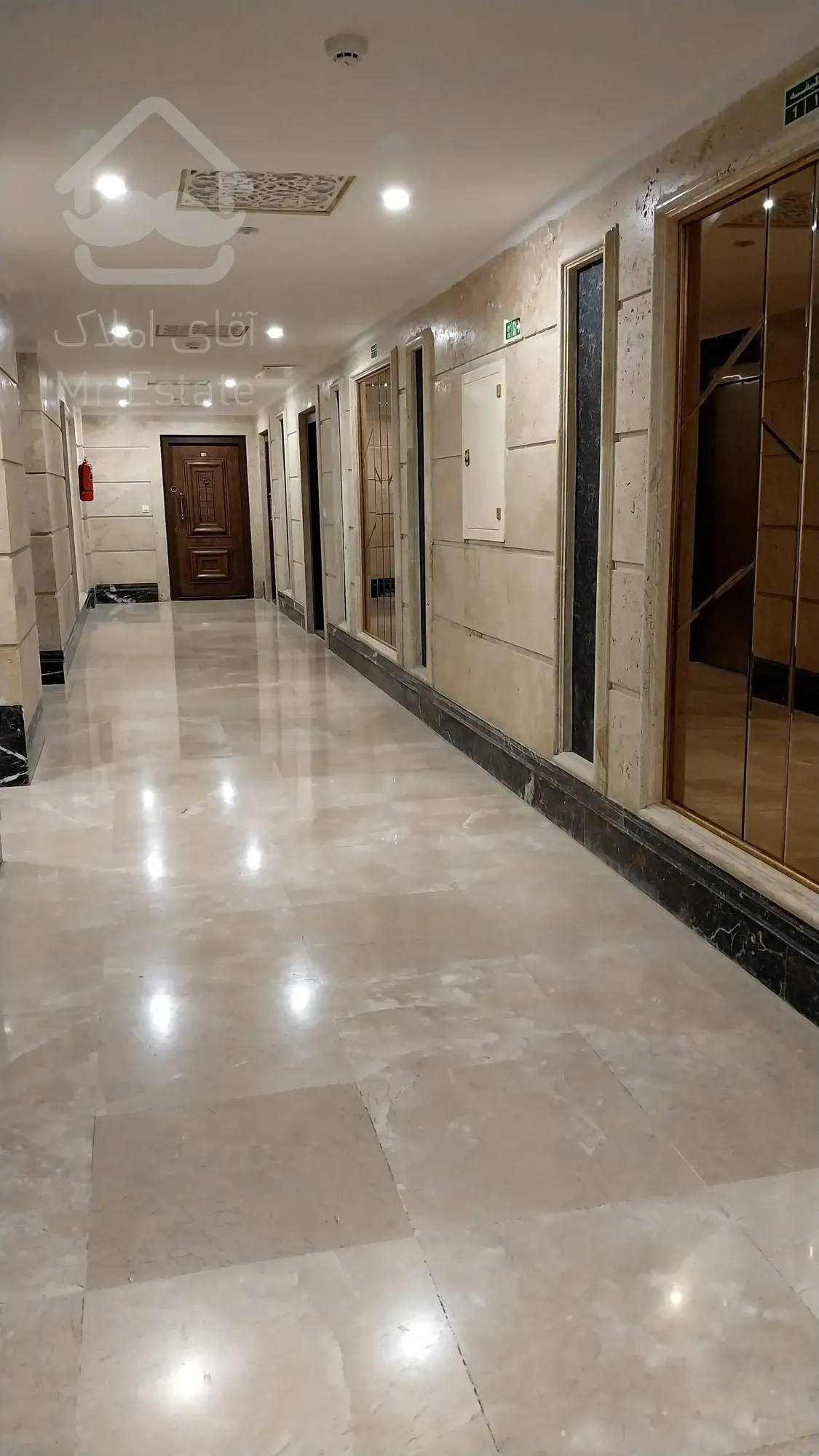 فروش واحد 190 متری 3 خواب با امکانات فول در برج رونیکاپالاس هروی