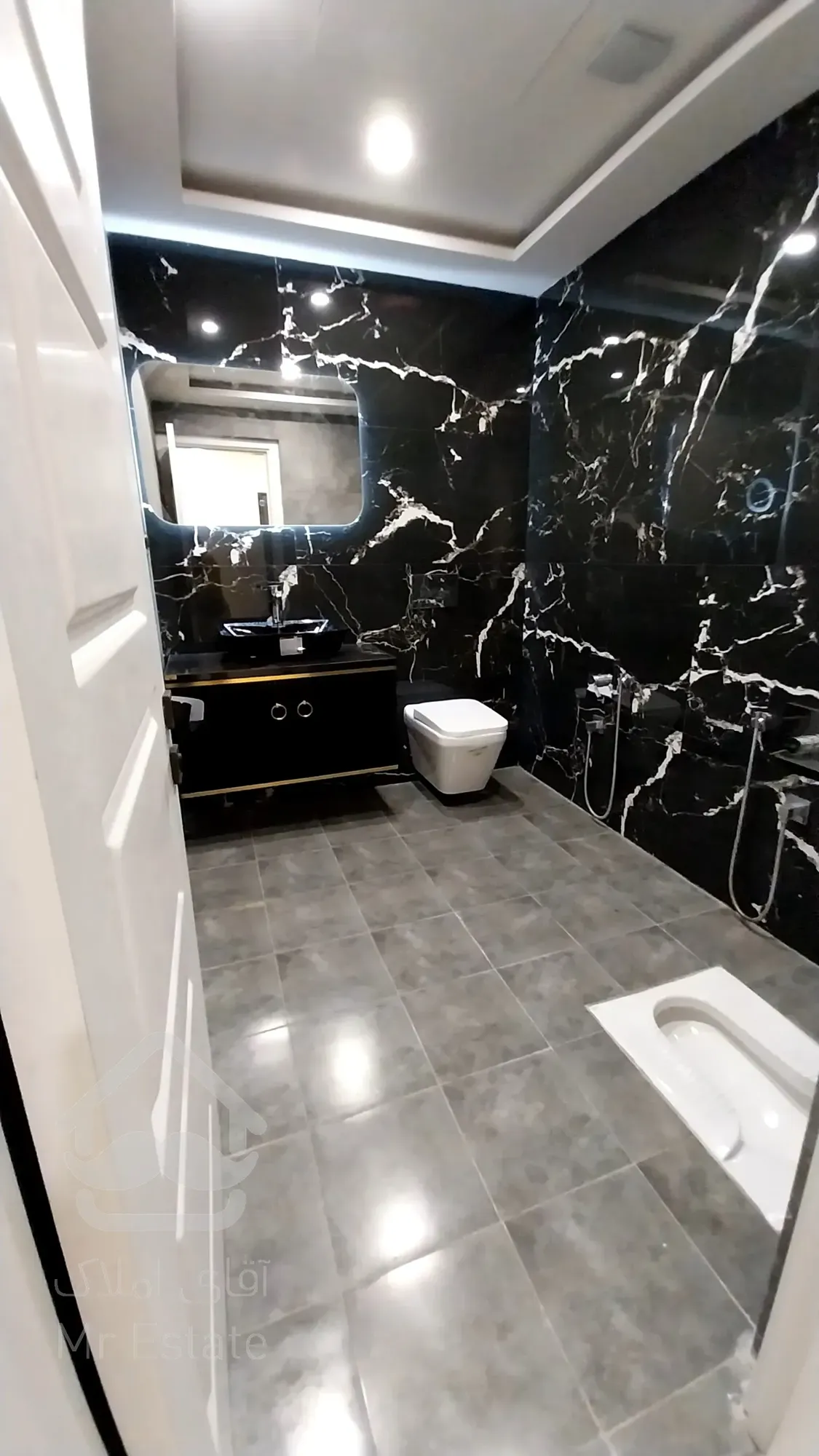 پیش فروش واحد مسکونی 121 متری رونیکاپالاس دردشت