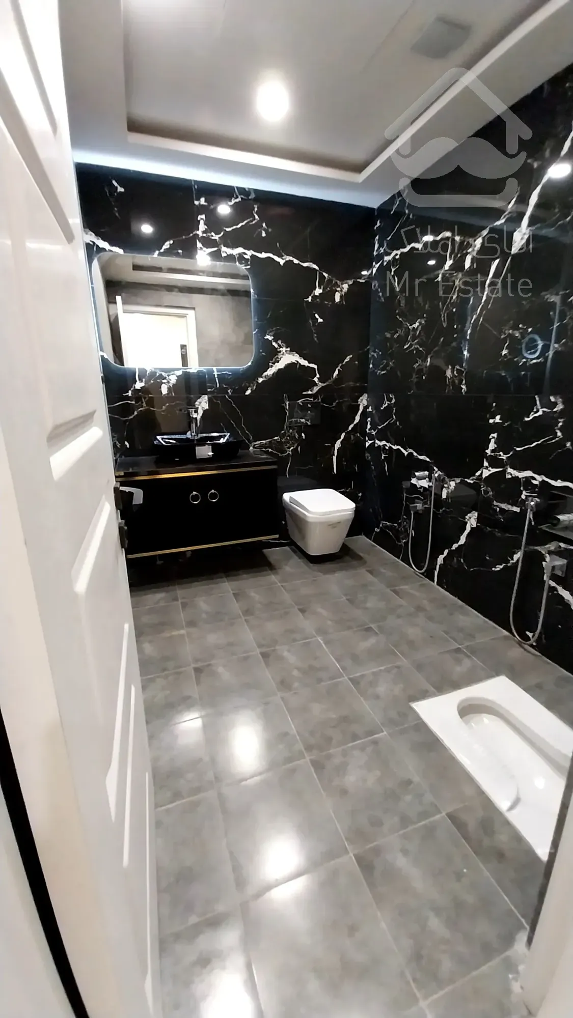 پیش فروش  واحد 121 متری رونیکاپالاس دردشت