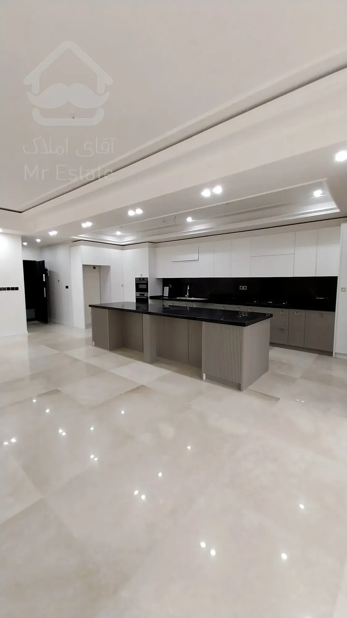 پیش فروش واحد مسکونی 132 متری دو خوابه  در طبقه چهارم در آبشار تهران /  حاج رحیم قربانی