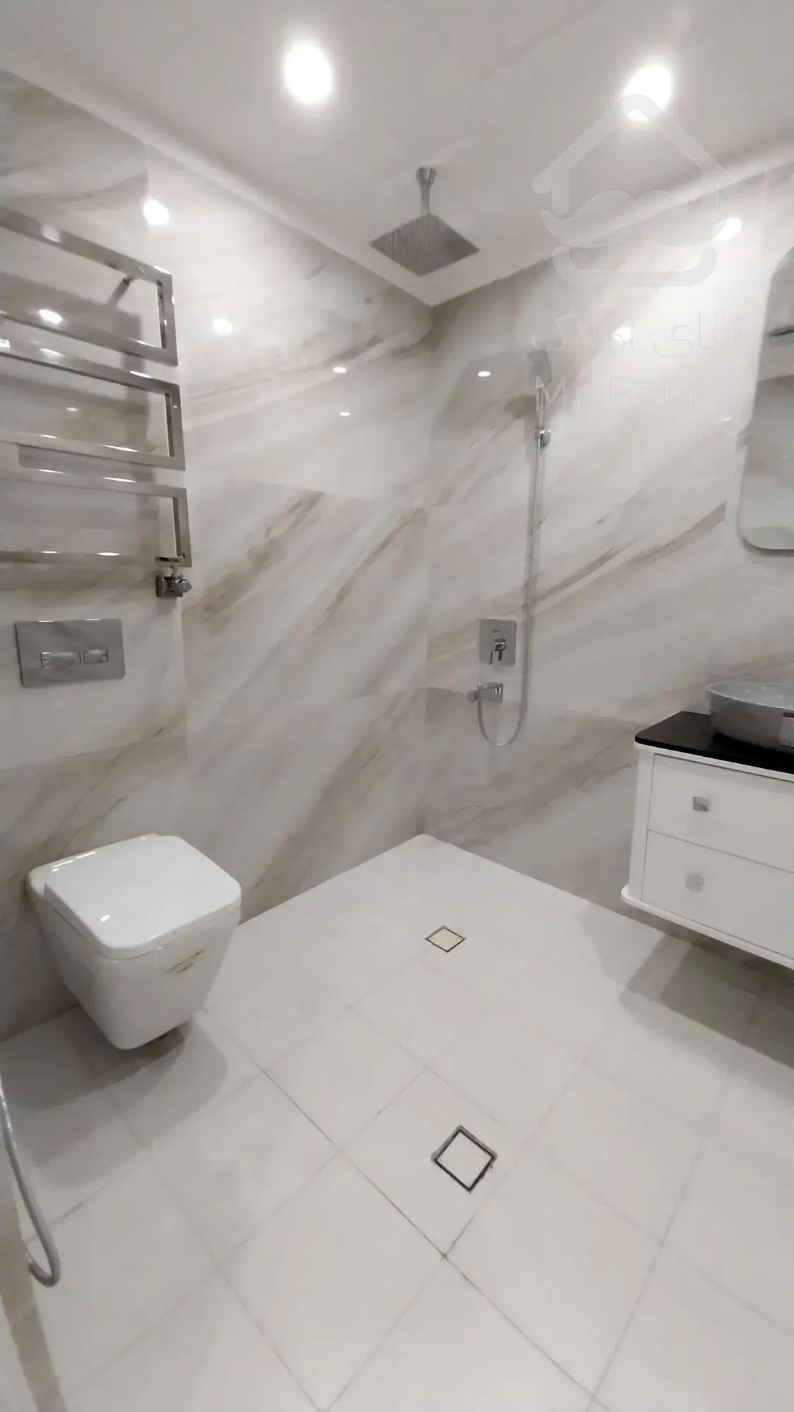 ۱۳۲ متر فرصت – واحد آخر طبقه ۴، آبشار