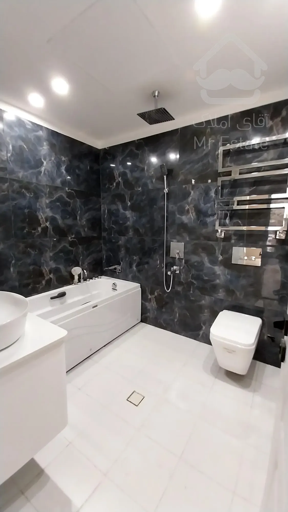 پیش فروش واحد مسکونی 132 متری دو خوابه  در طبقه چهارم در آبشار تهران /  حاج رحیم قربانی