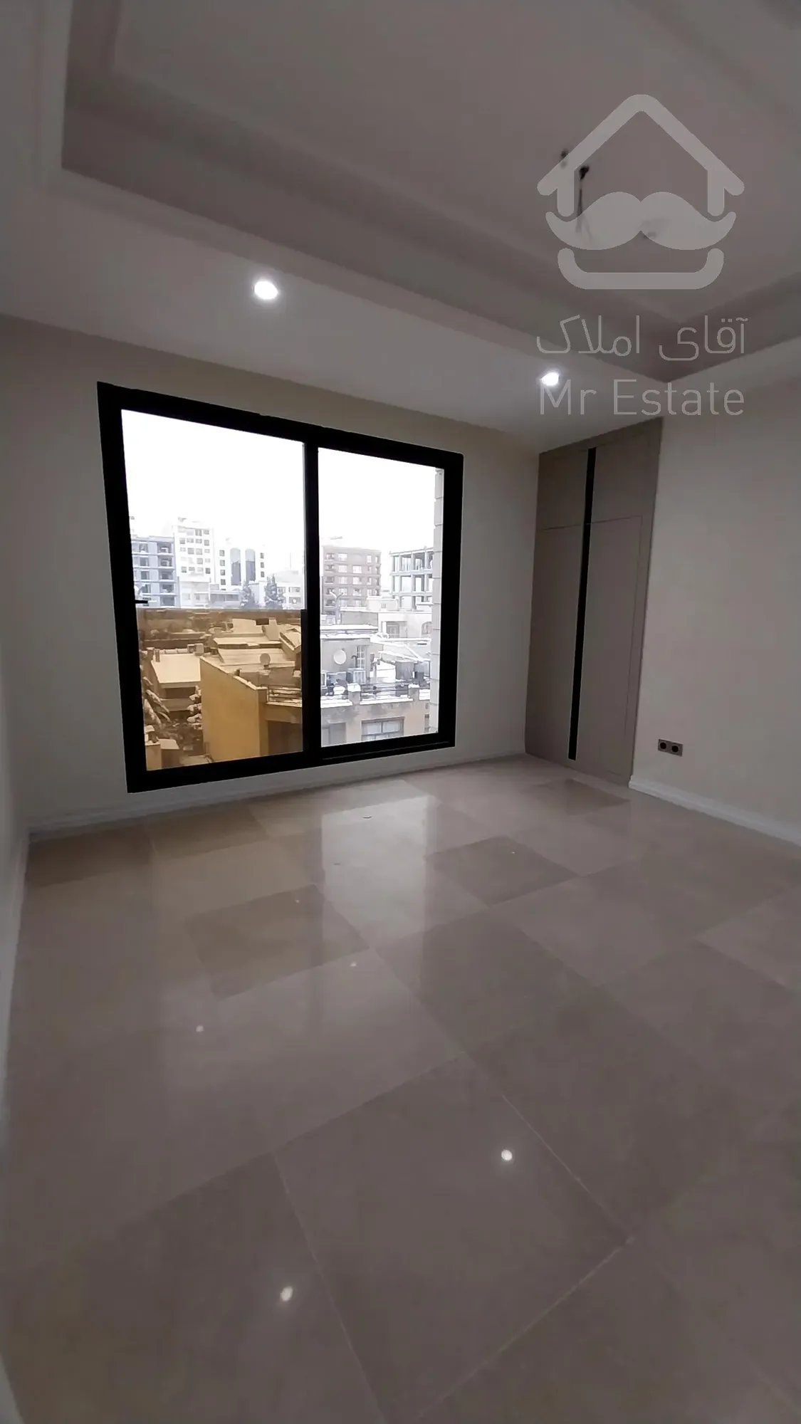 پیش فروش آپارتمان سه خوابه لوکس در برج رونیکاپالاس لاله