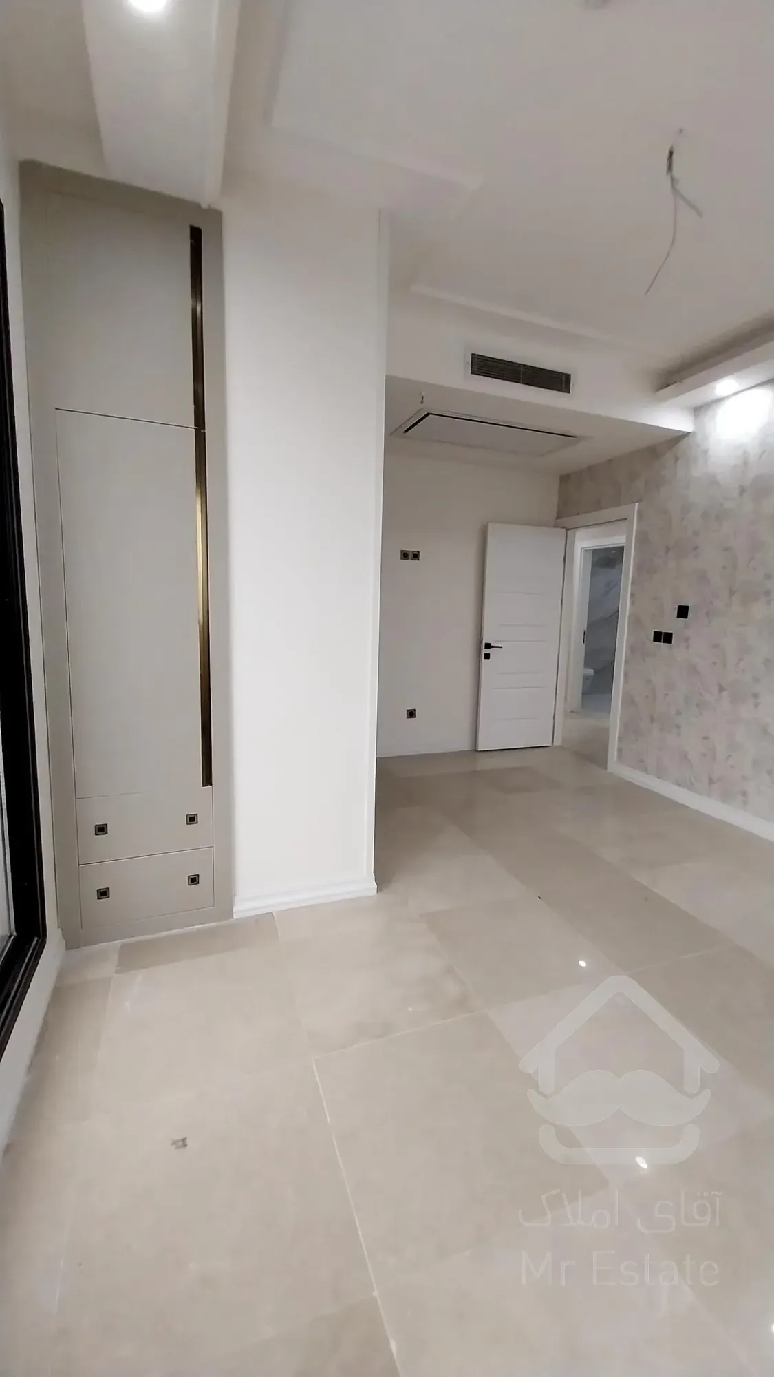 پیش فروش  واحد 121 متری رونیکاپالاس دردشت