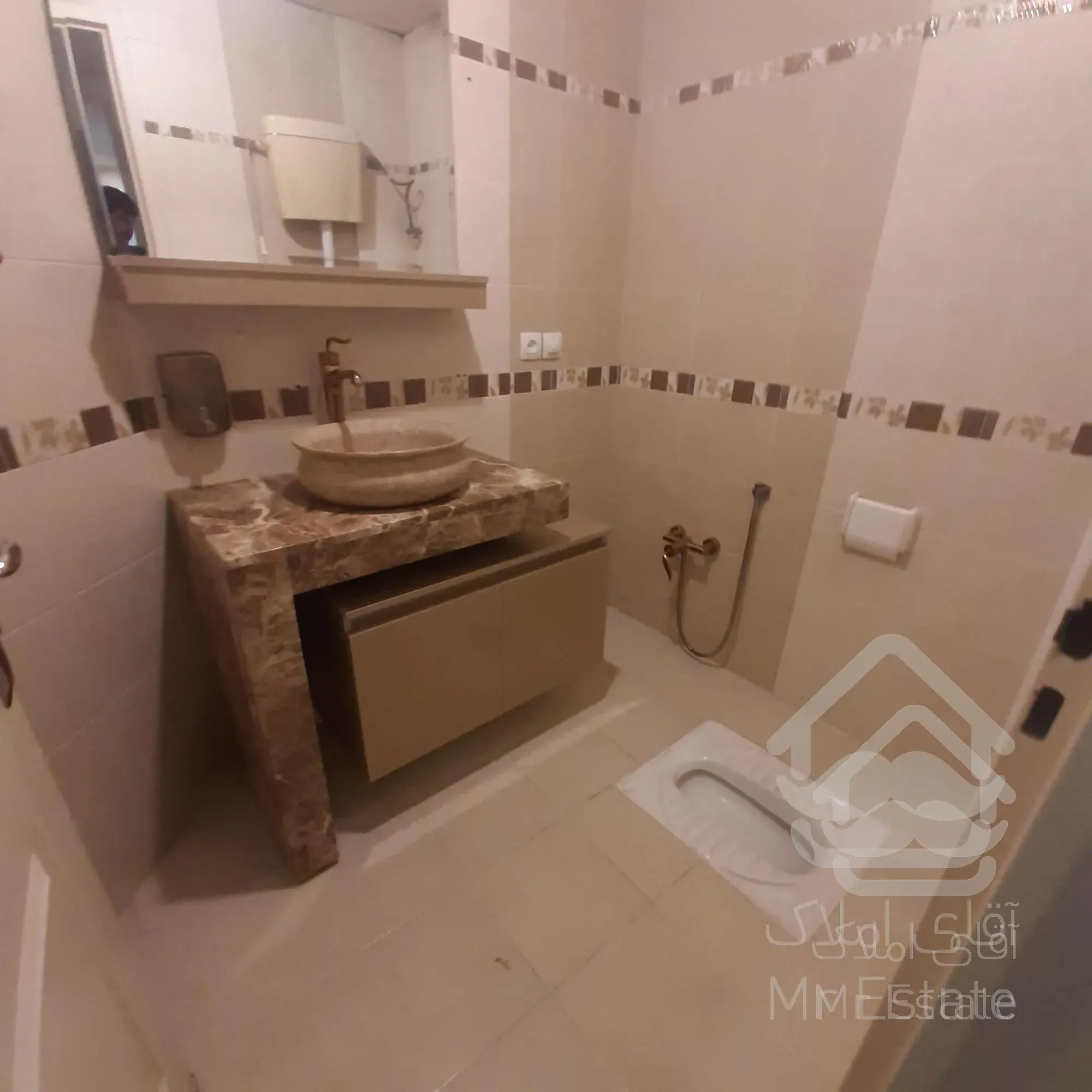 سعادت آباد ۱۸۰متر ۳خواب غرق درنور