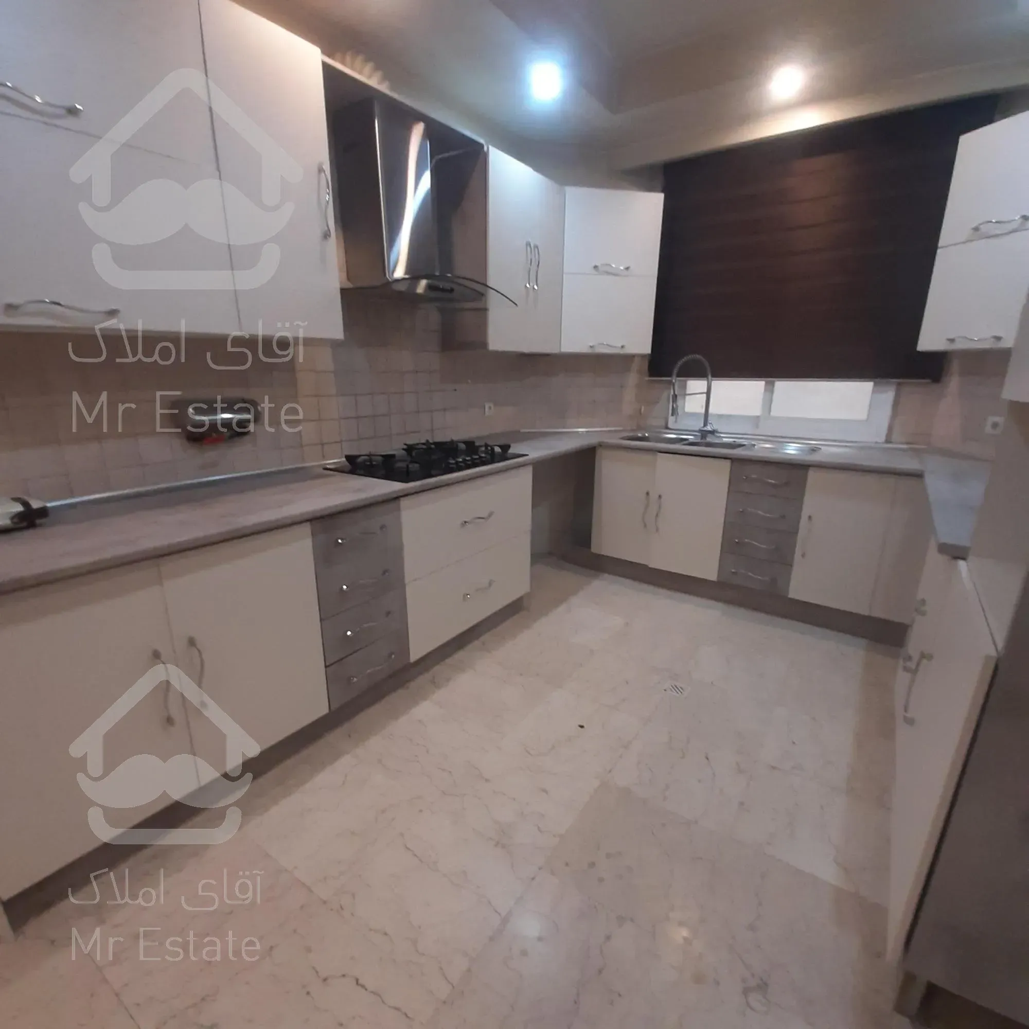 سعادت آباد ۱۸۰متر ۳خواب غرق درنور