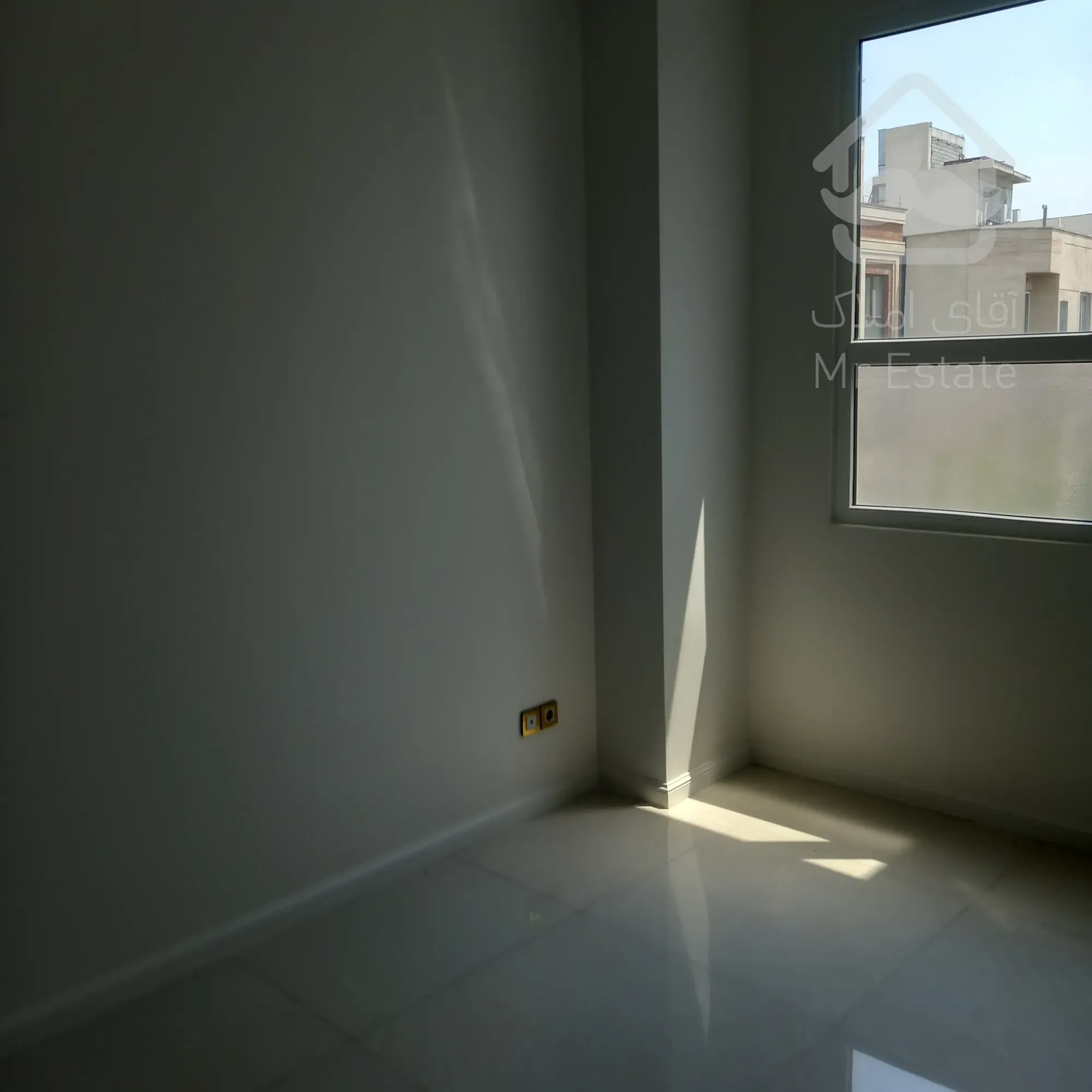 155 متر پاسداران