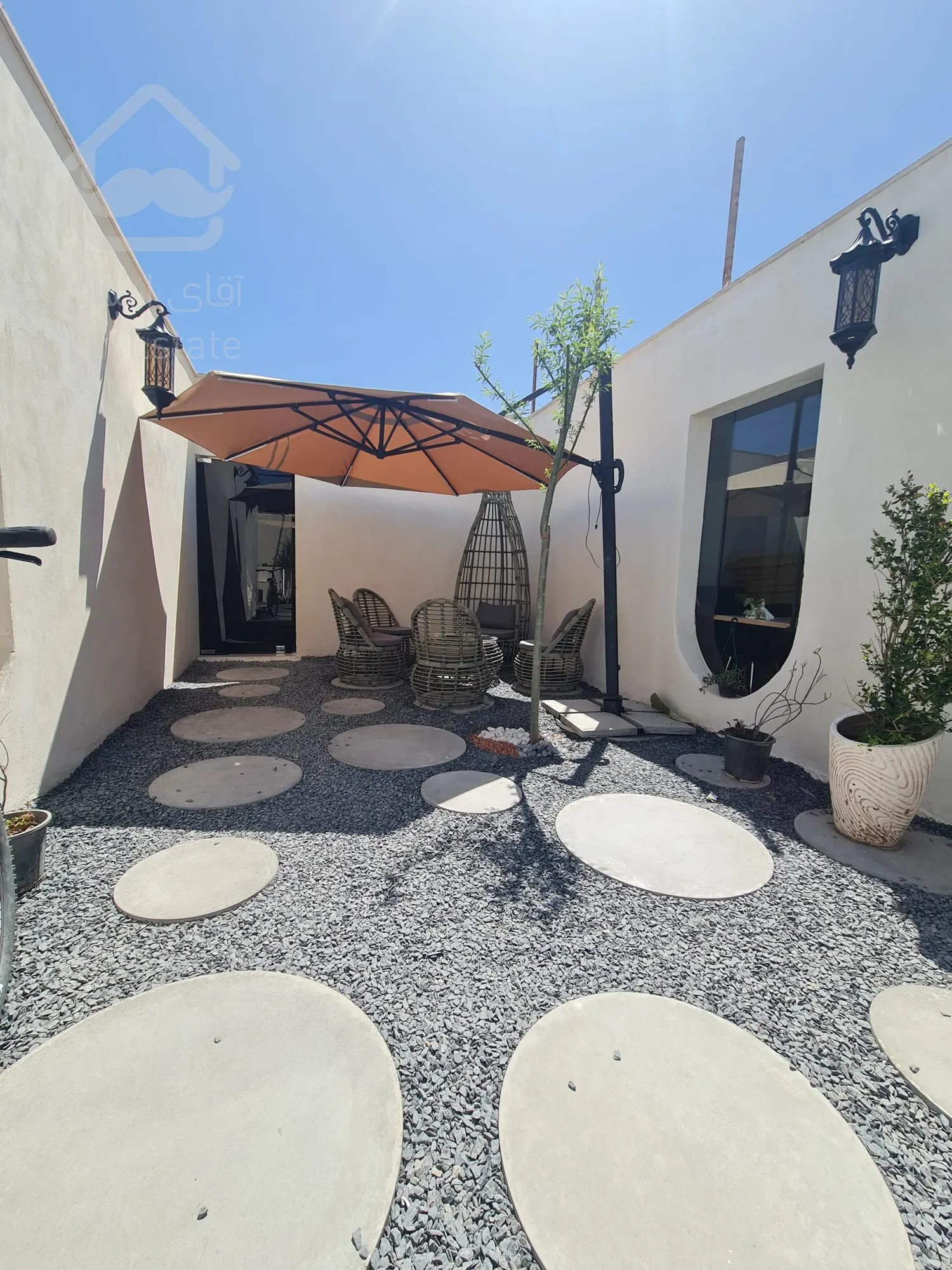 فروش کافه رستوران و خانه ویلایی (کلبه سویئسی)