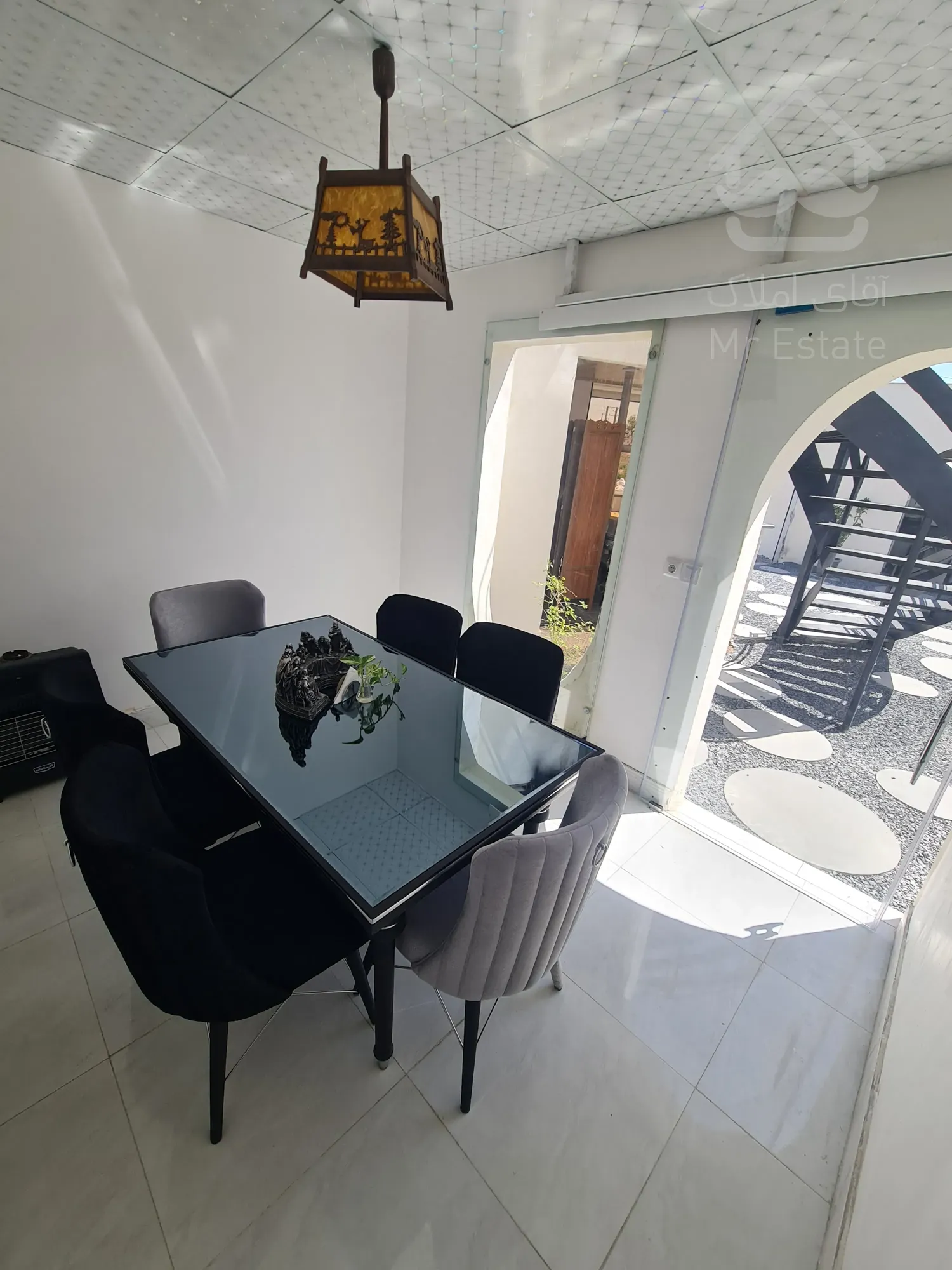 فروش کافه رستوران و خانه ویلایی (کلبه سویئسی)