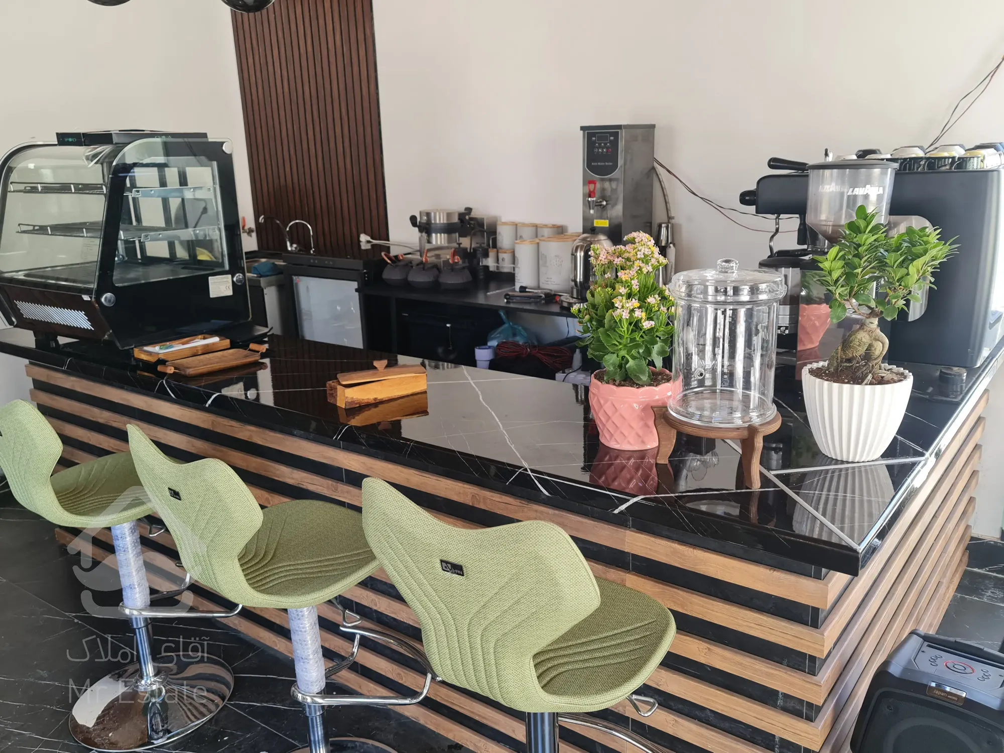 فروش کافه رستوران و خانه ویلایی (کلبه سویئسی)