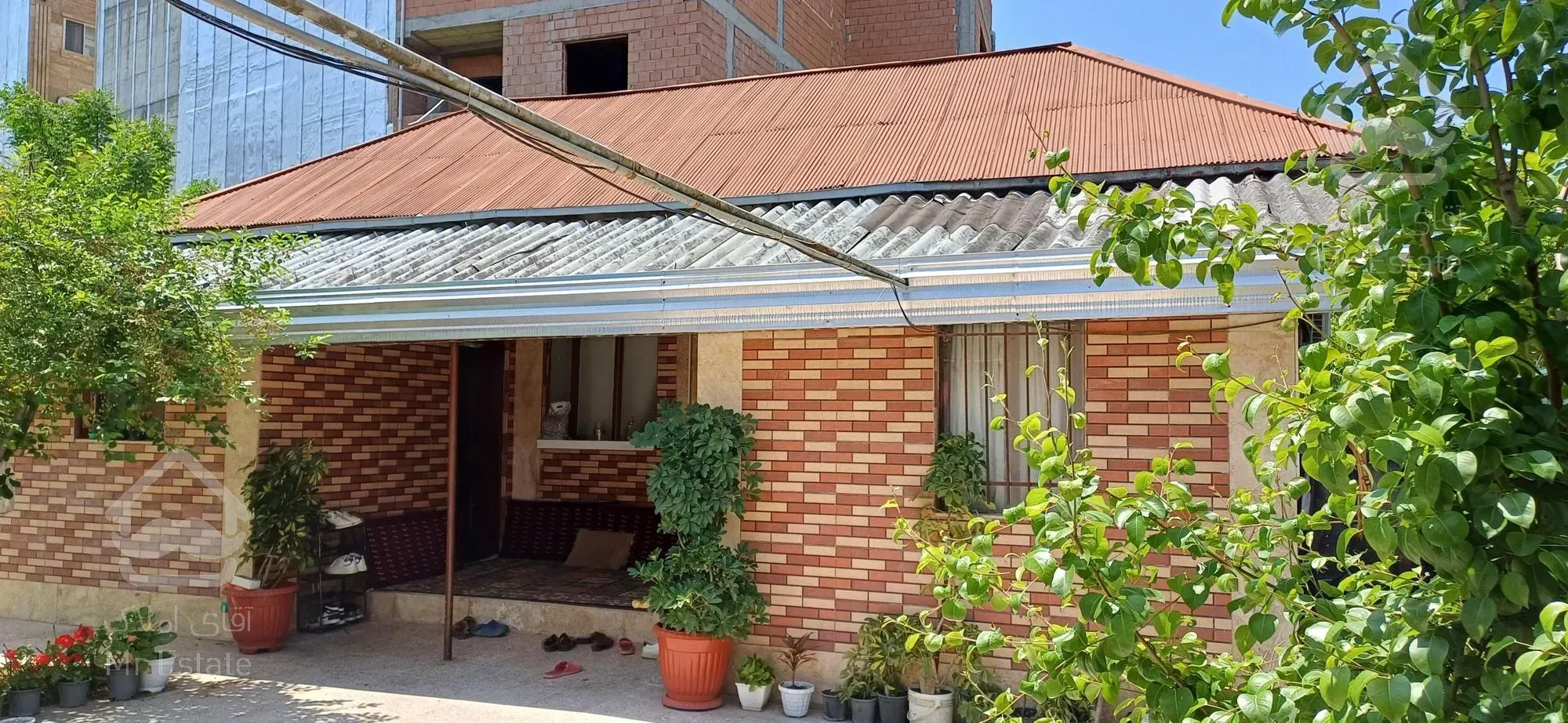 فروش زمین کلنگی ولی قابل سکونت