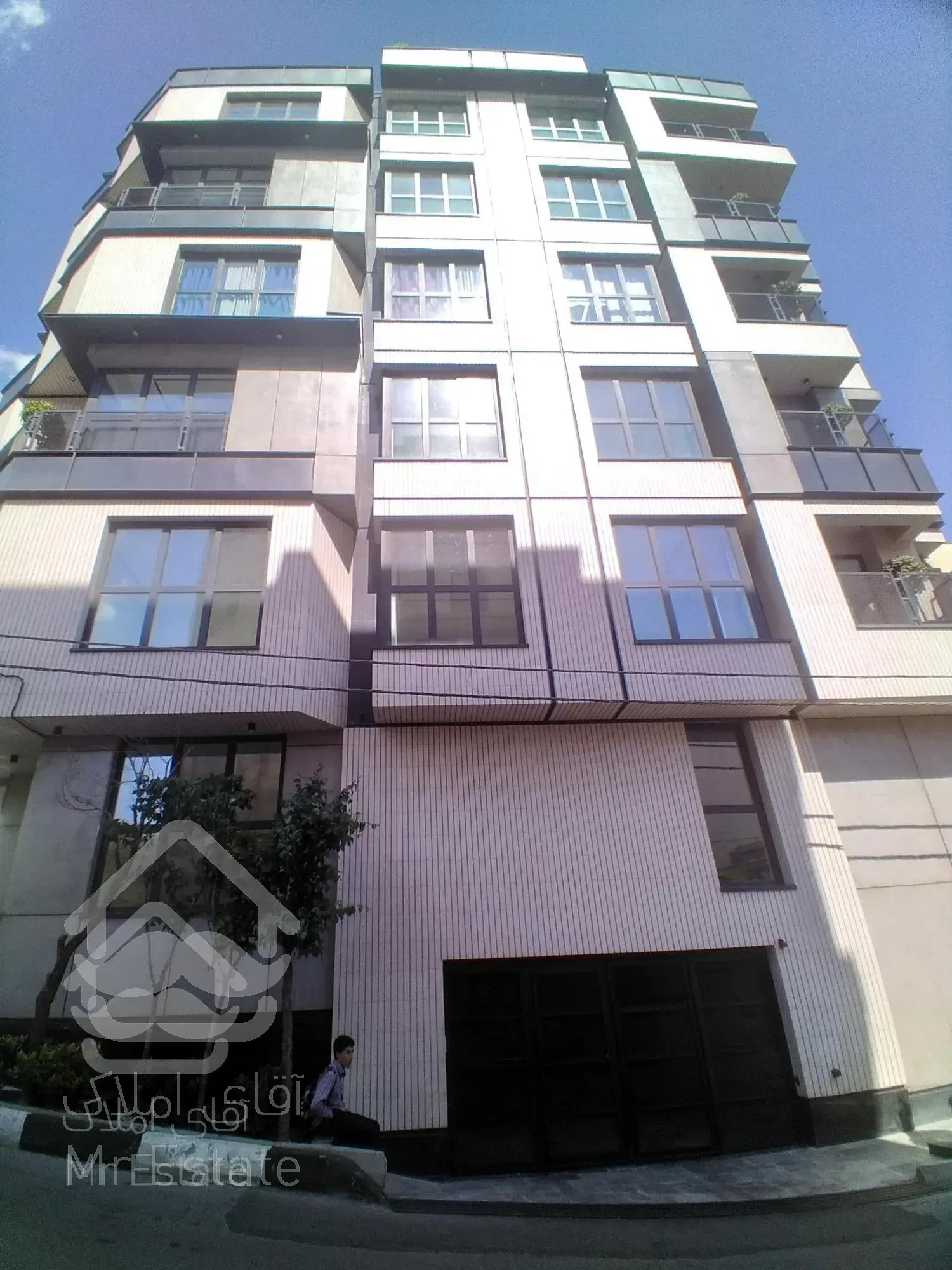 فروش آپارتمان لوکس تک واحدی ۳ خواب سعادت آباد