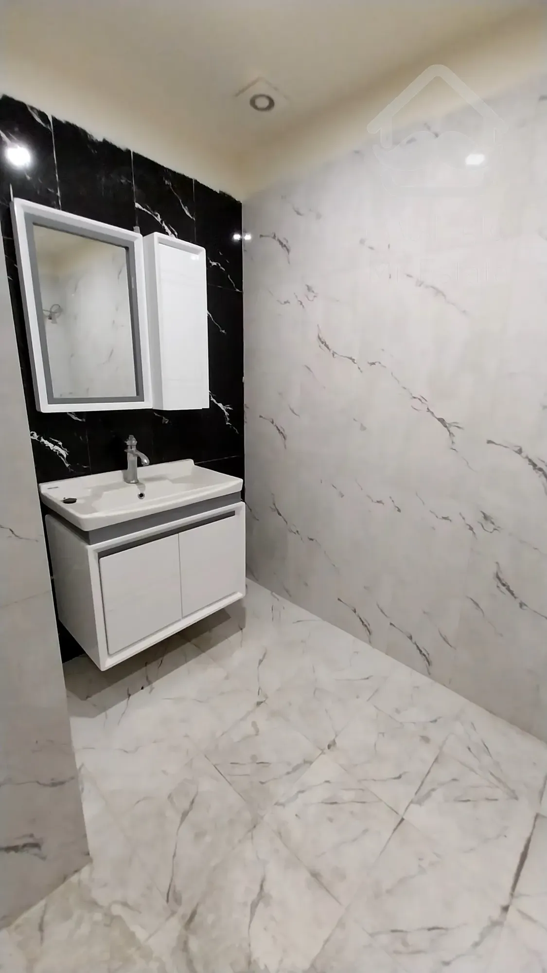 فروش واحد 123 متری در رونیکاپالاس هروی