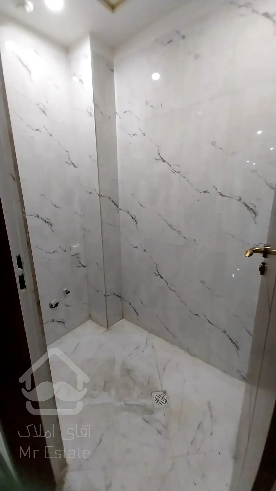 فروش آپارتمان 196 متری 3 خواب در رونیکاپالاس هروی