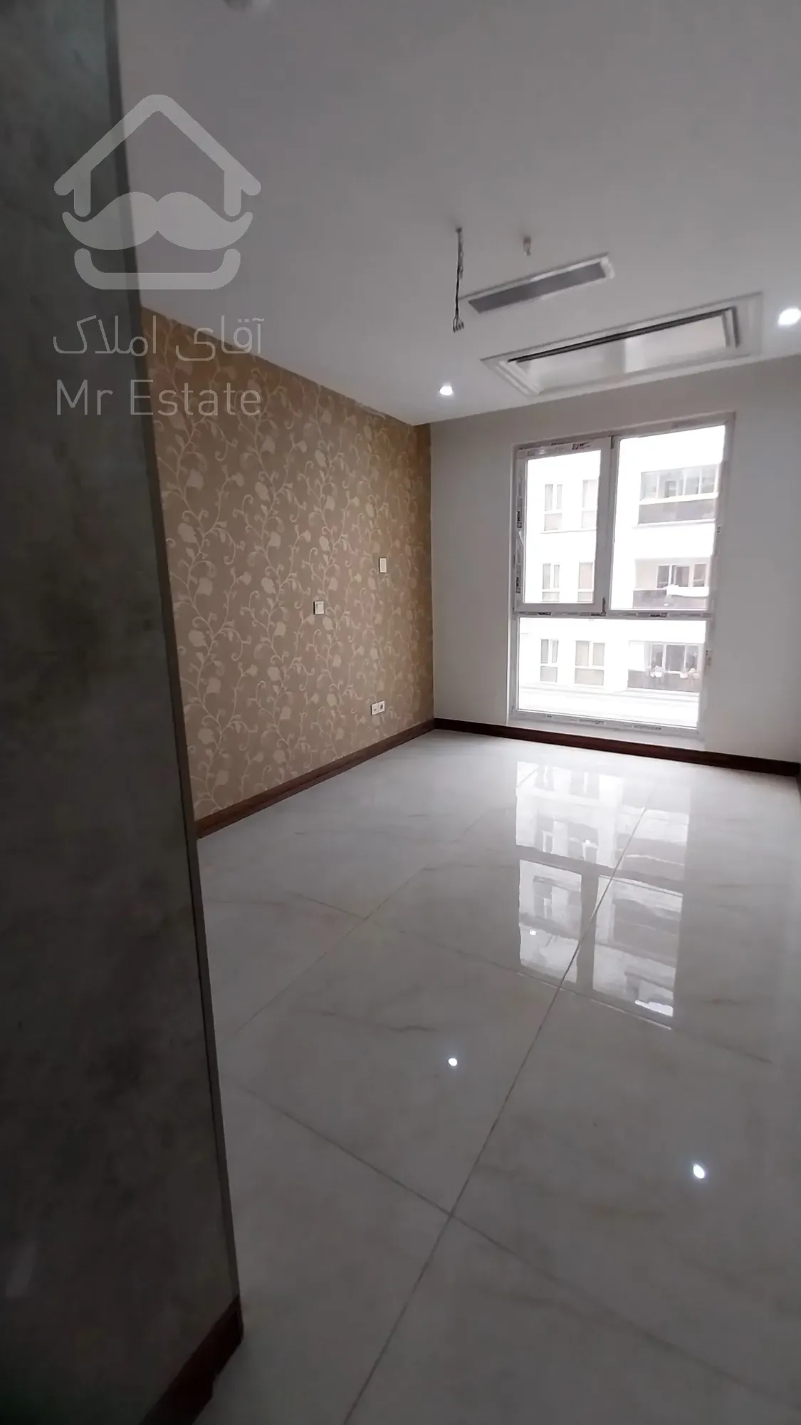 فروش آپارتمان 196 متری 3 خواب در رونیکاپالاس هروی