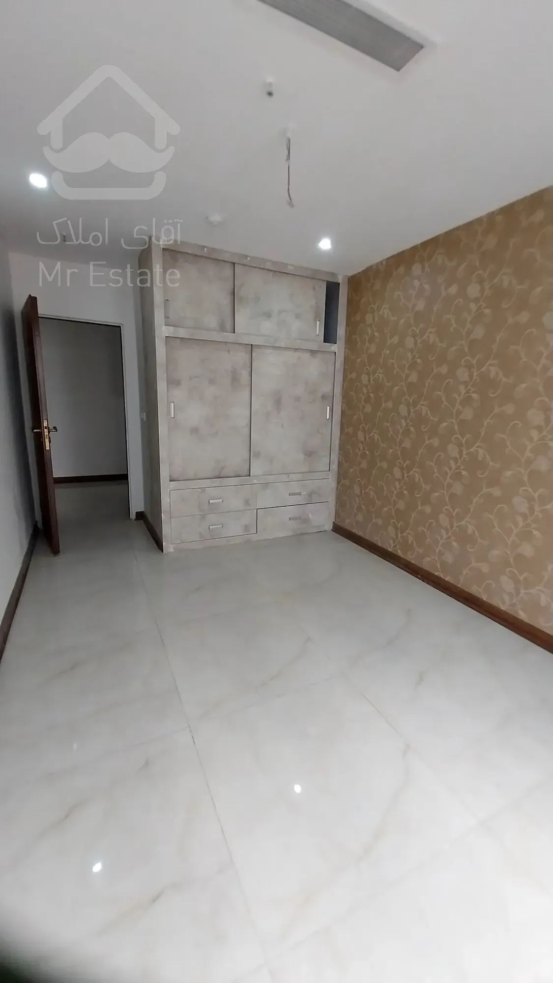 فروش آپارتمان 196 متری 3 خواب در رونیکاپالاس هروی