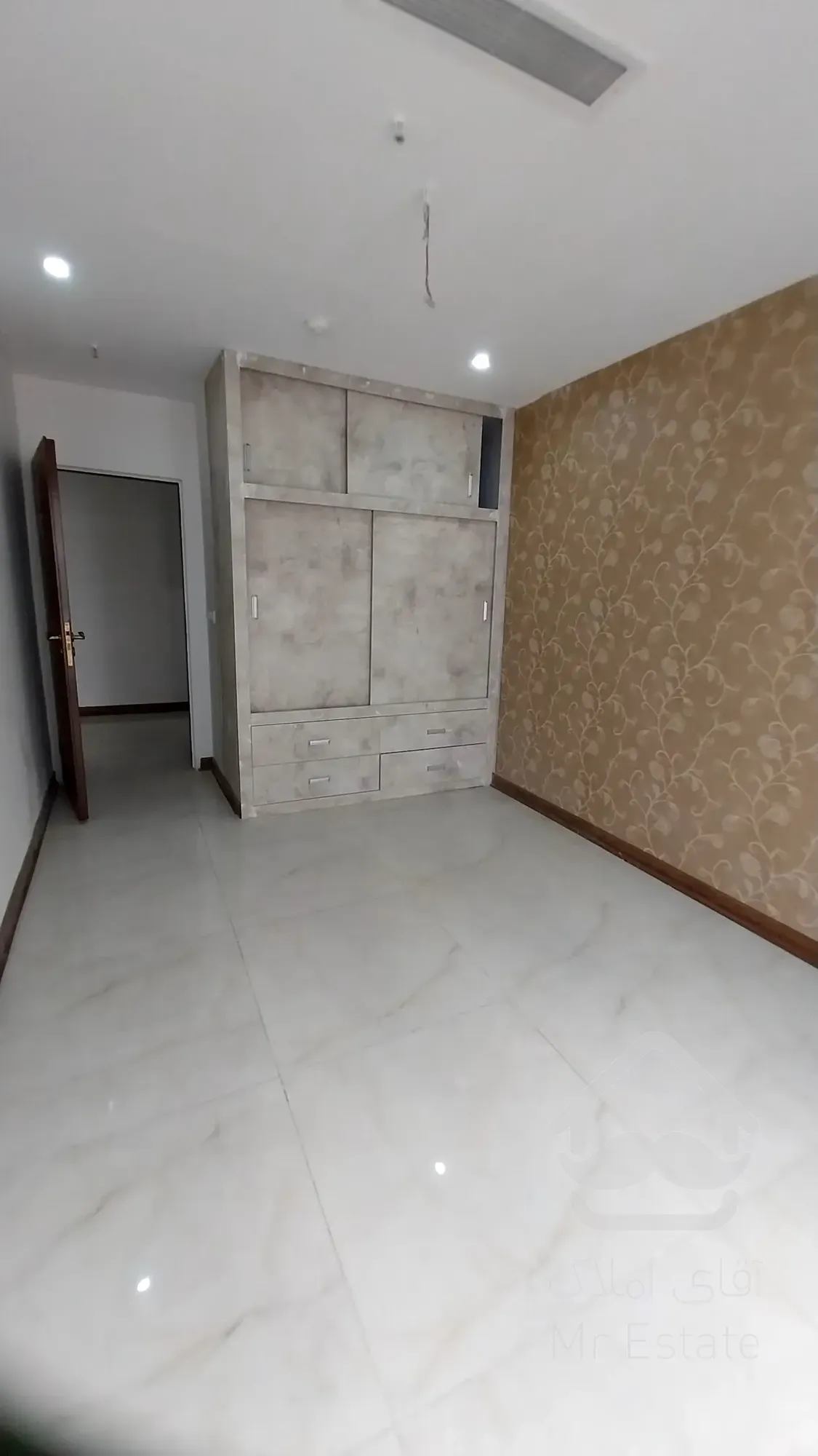 فروش واحد 194 متری 3 خواب در برج رونیکاپالاس مژده