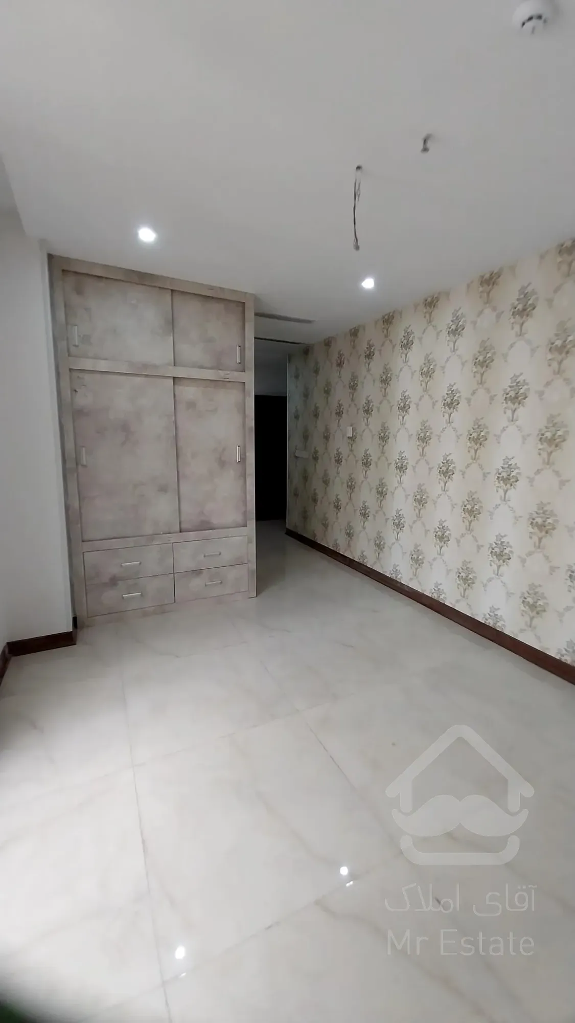 فروش آپارتمان 195 متری سه خواب در پاسداران