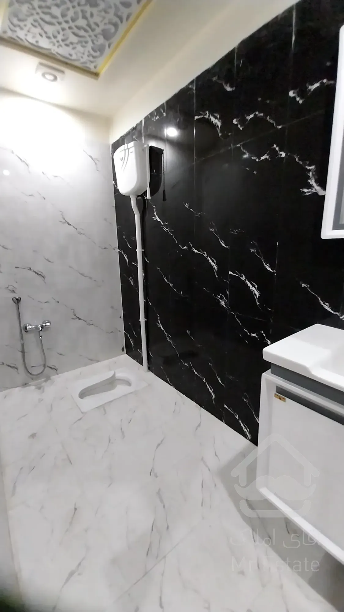 فروش آپارتمان 179 متری 3 خواب شیک در برج رونیکاپالاس هروی