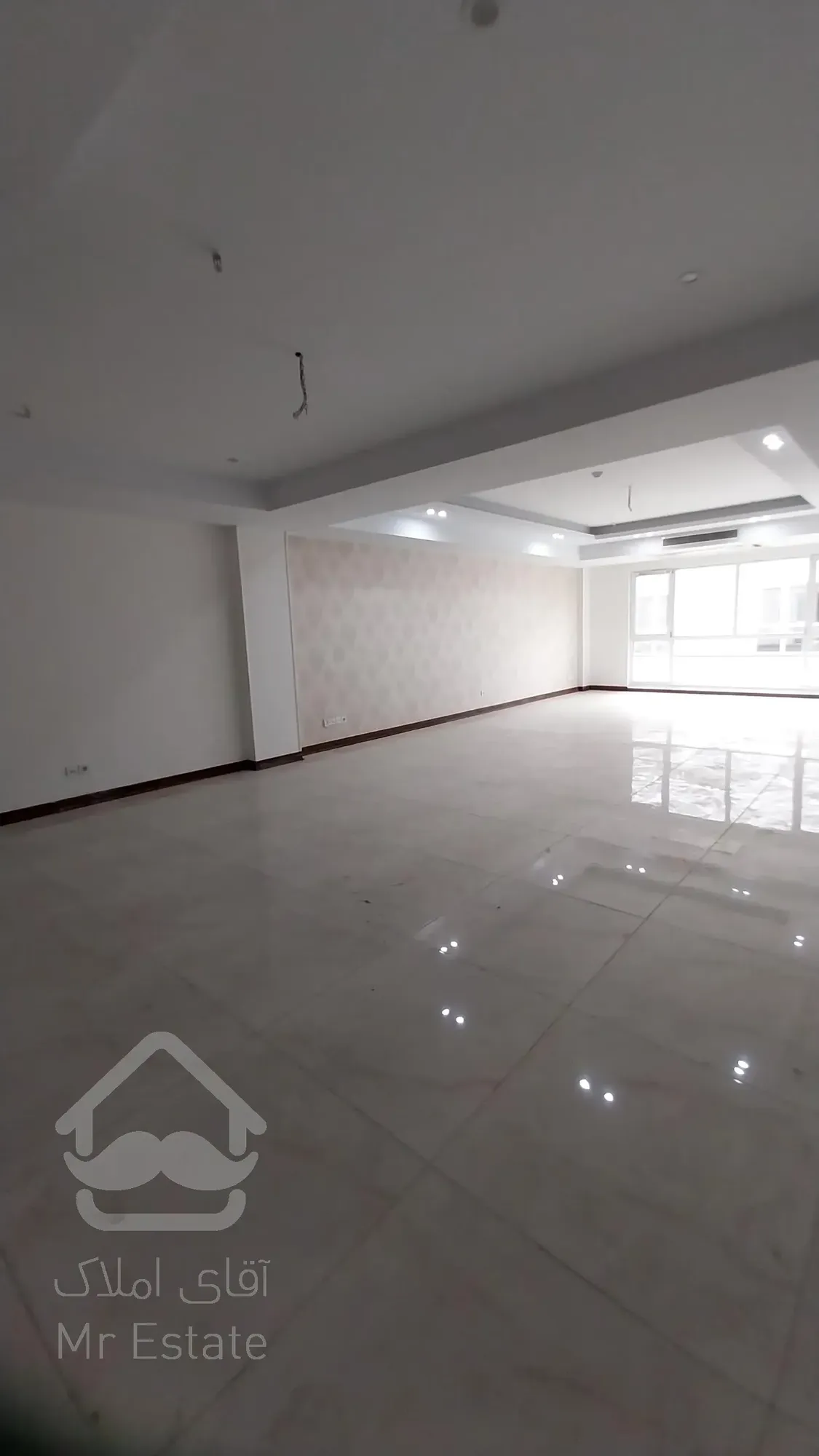 فروش اپارتمان 178 تری سه خواب رونیکاپالاس