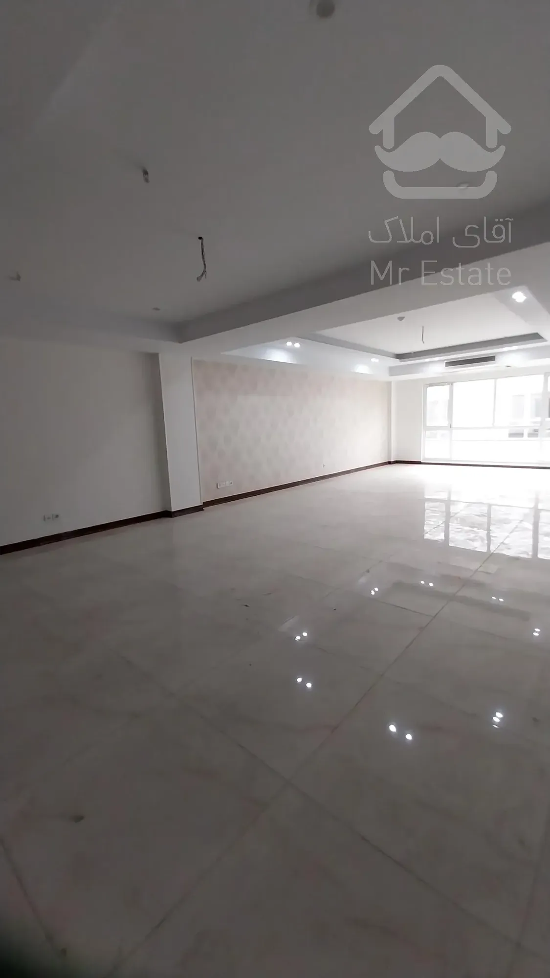 فروش آپارتمان 179 متری 3 خواب شیک در برج رونیکاپالاس هروی